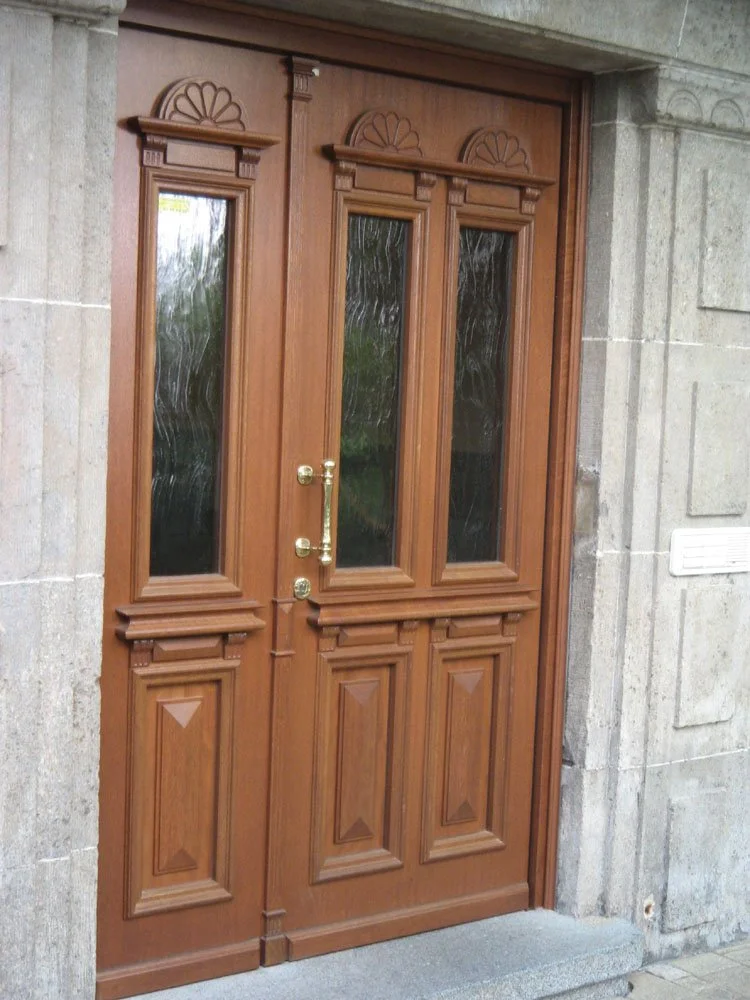 Haustür im Denkmalschutz nach speziellen Anforderungen.jpg