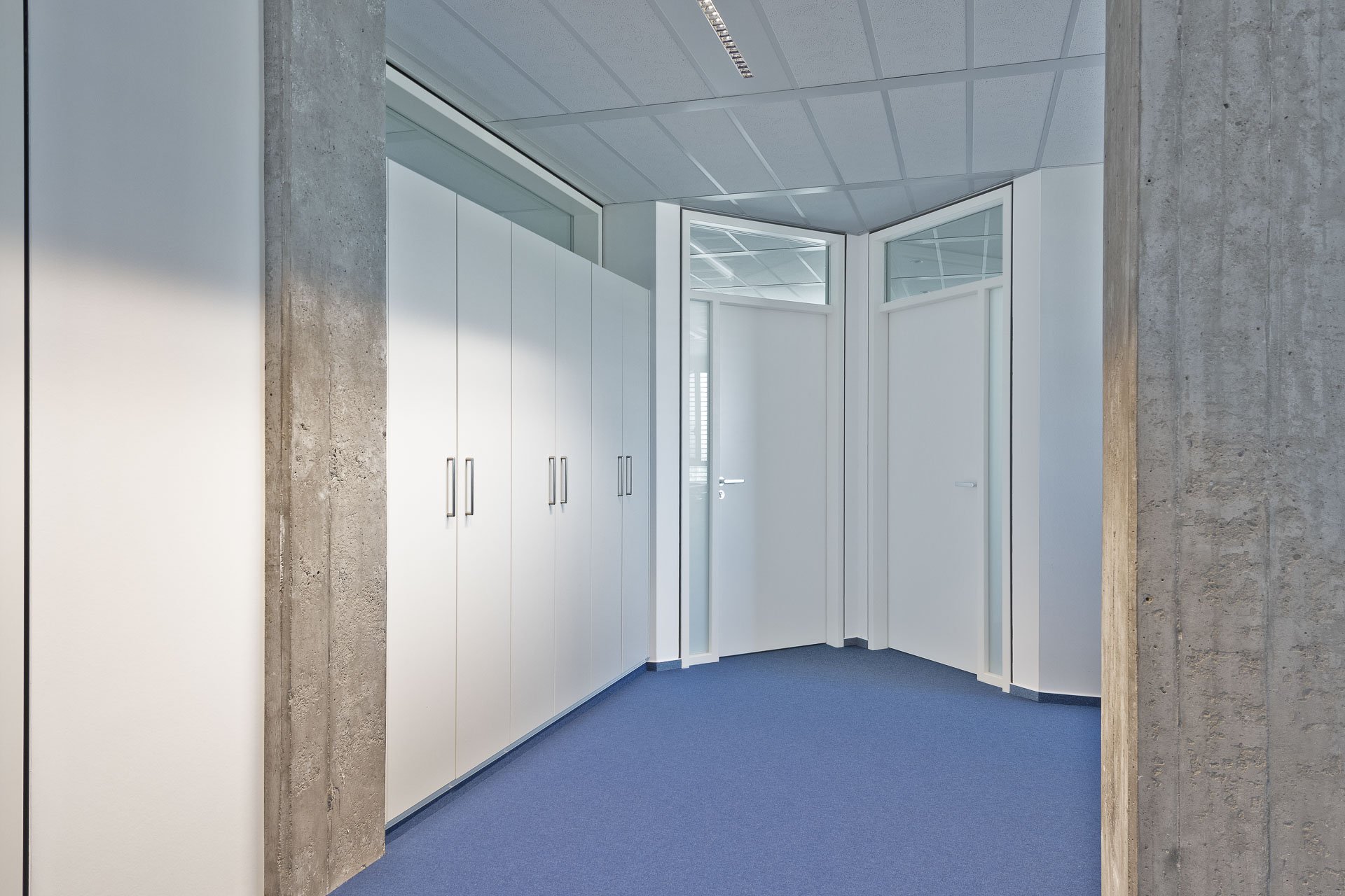 Hochwertiger Innenausbau im Büro
