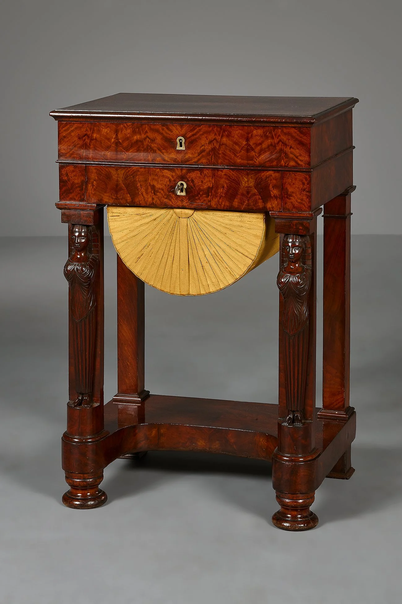 Frans Empire Retour d’Egypte naaitafeltje, ca. 1805, 19e eeuw