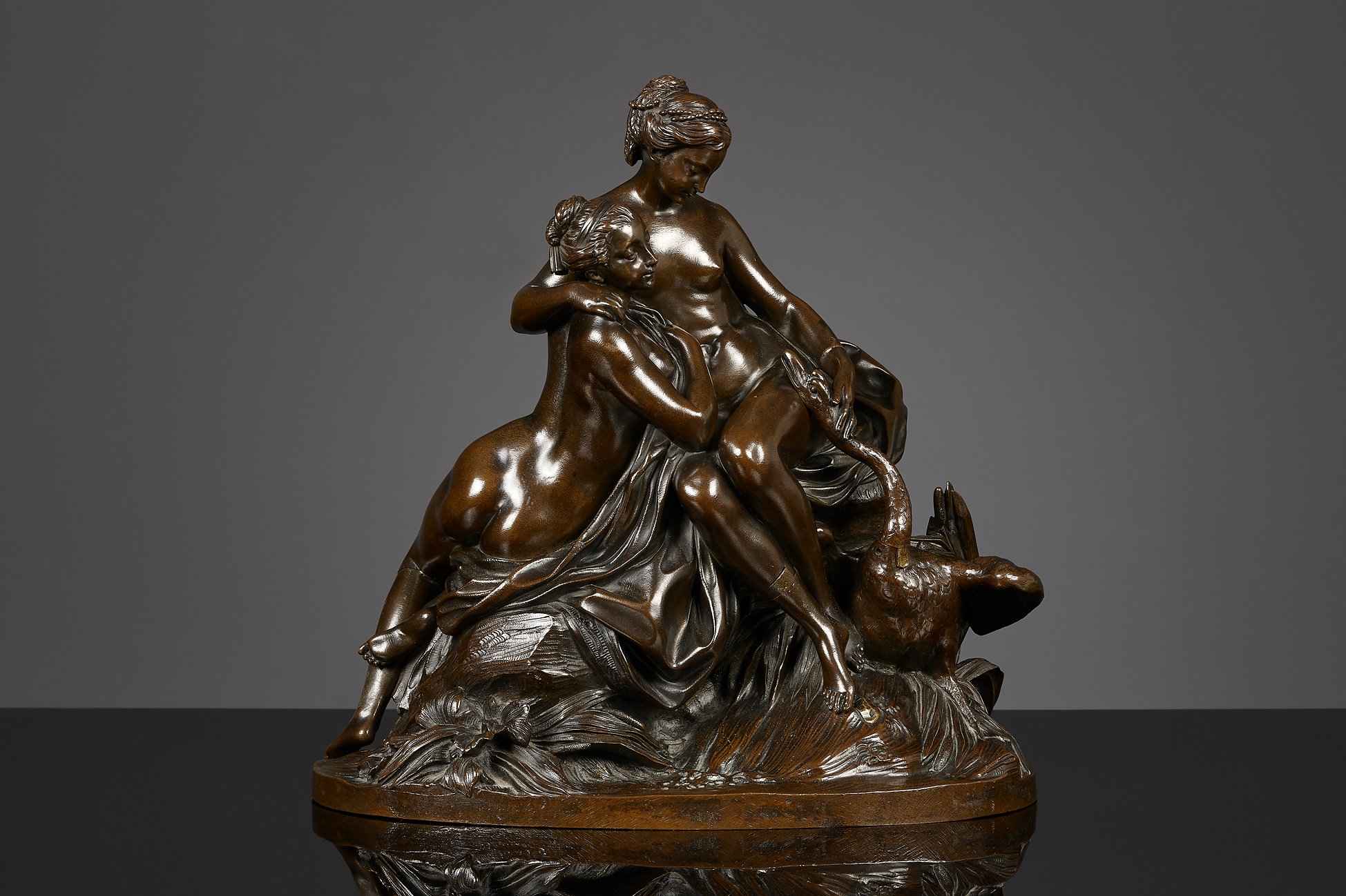 Bronzen sculptuur van Leda en de Zwaan, Frankrijk, ca. 1770, naar Etienne-Maurice Falconet (1716-1791), 18e eeuw