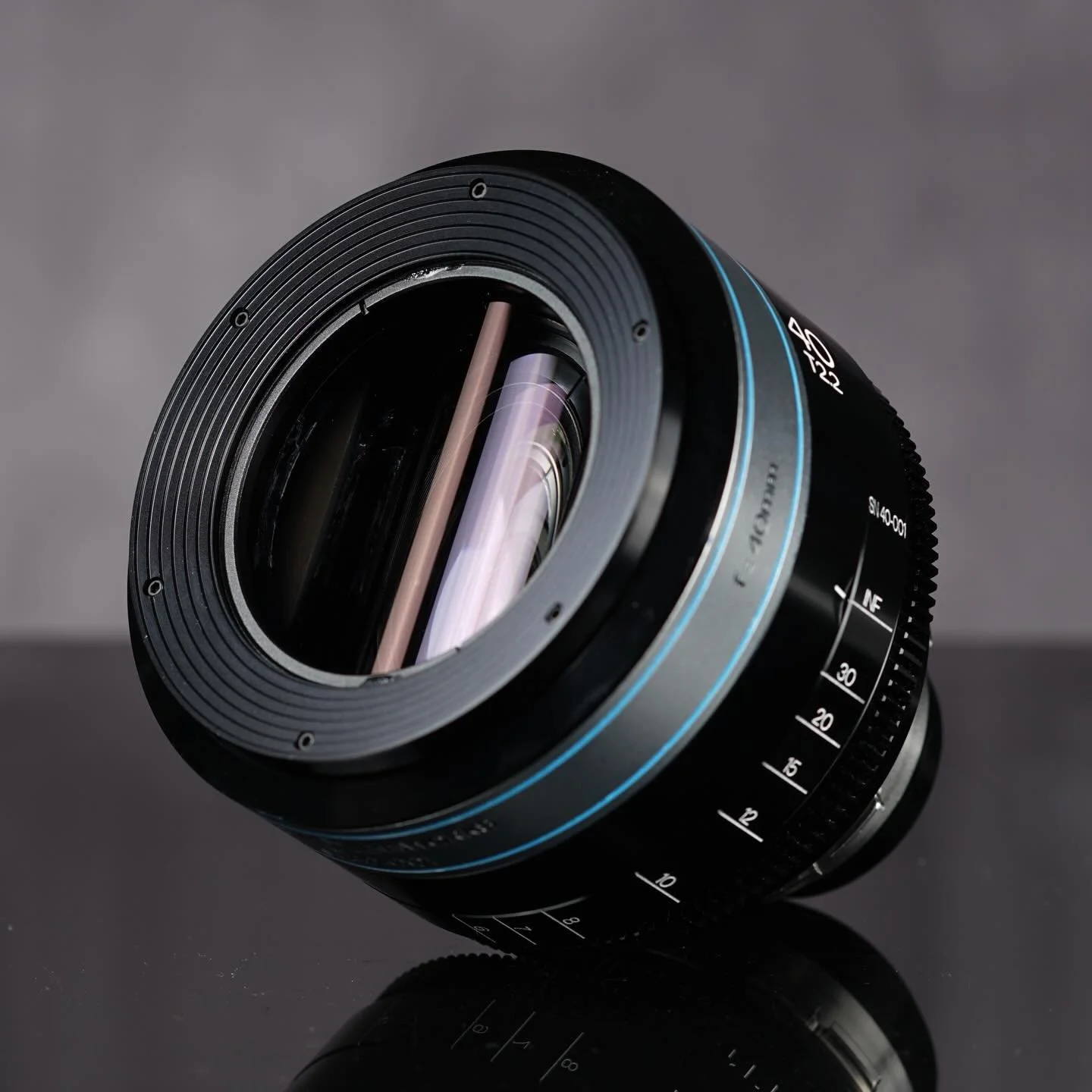 A classic evolves.

Introducing the NeoAO Version 2 lens series.

Built on everything cinematographers loved about the optics of the original NeoAO lenses, Version 2 refines the mechanical platform and overall size while preserving the character, ren