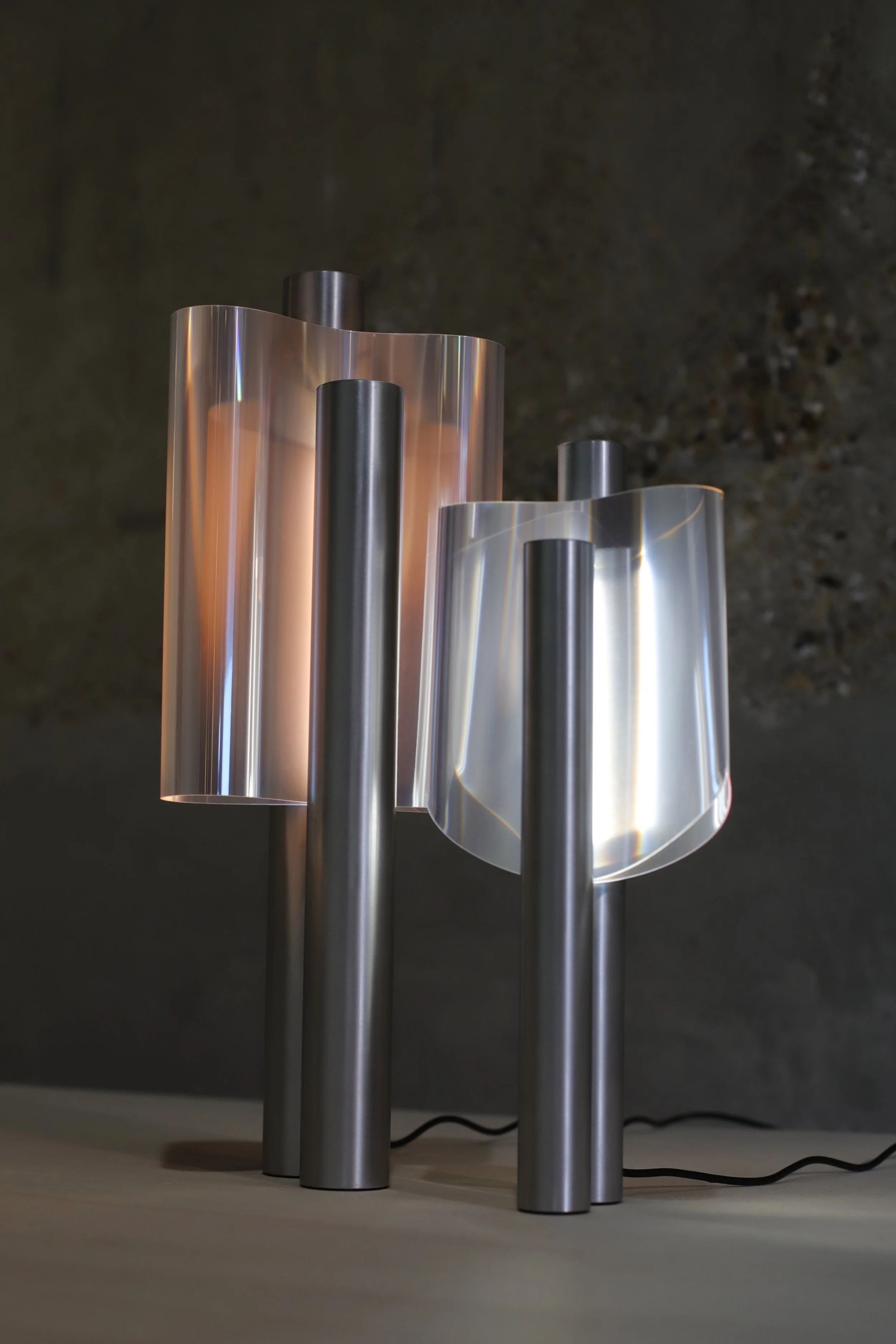 Studio-quiproquo_Prisma_Duo-lampes_allumées_Emergences©Studio-quiproquo.jpg