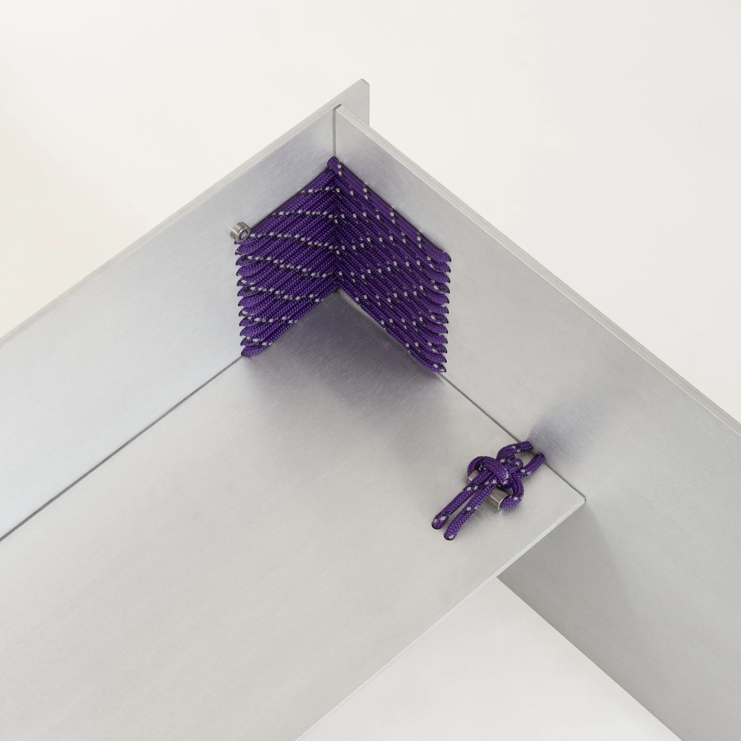 Knot-Stool_Studio-Yann-Gandon_purple-detail-02.jpg