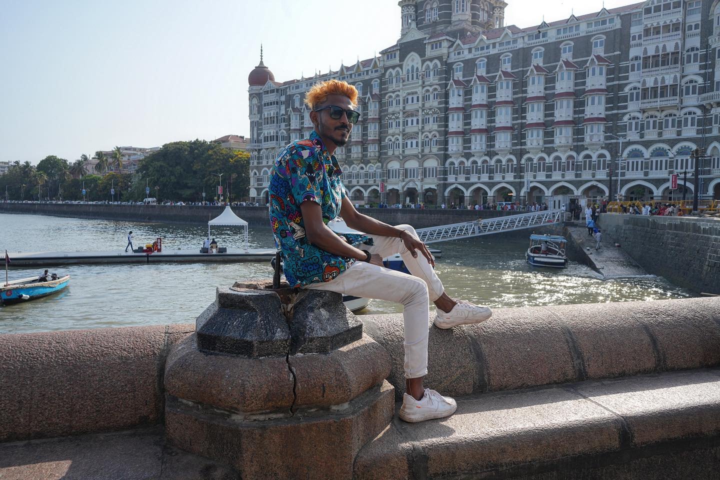 And the there is Bombay / Mumbai. The New York of India, where anything can happen, and fortunes #are made and lost. Seen here is the Taj Mahal hotel in Colaba. The grand old lady of the Bombay waterfront.
#taj #tajhotelmumbai #tajmahal #oldlady #o