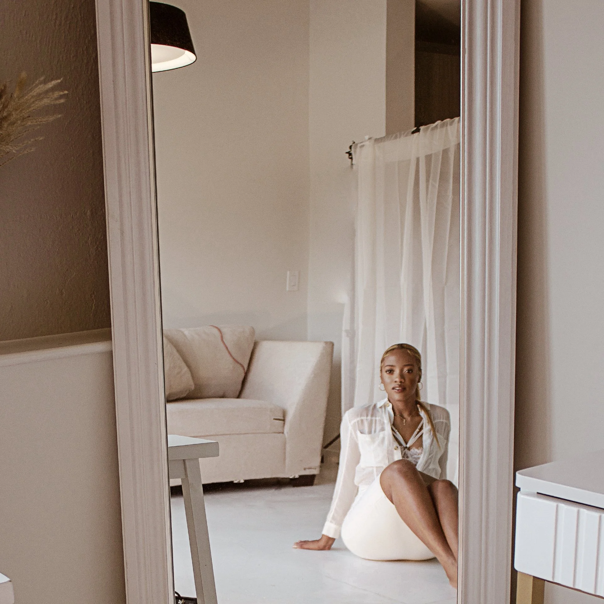 Sitting infront mirror.JPG