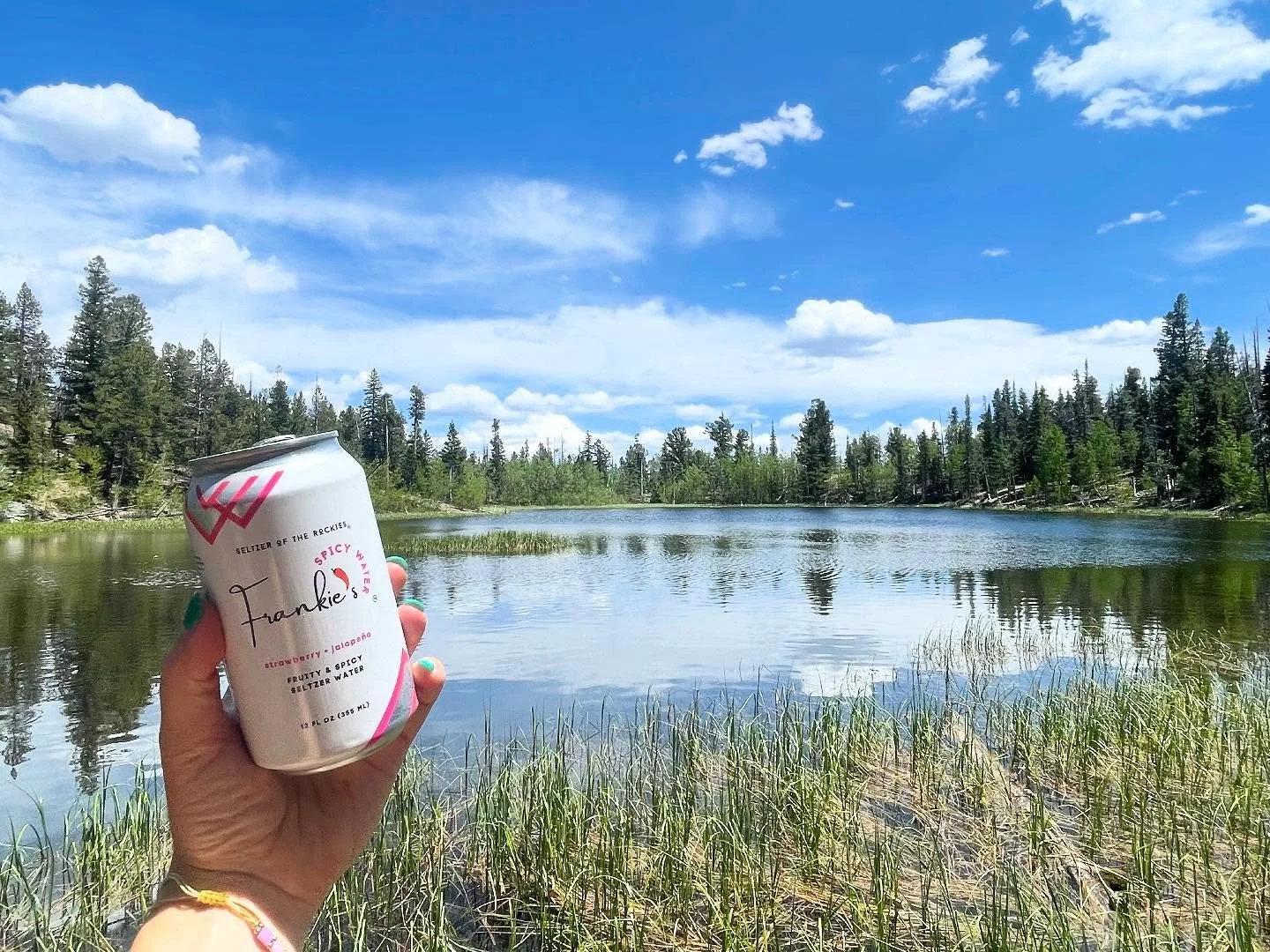 Trail snack of choice @frankieswater 
•
#spicywater #seltzeroftherockies #na #seltzer #realingredients #allorganic