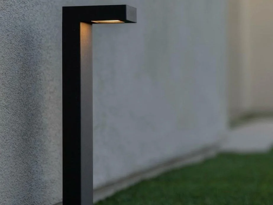 Outdoor lighting installation at a residential backyard.jpg