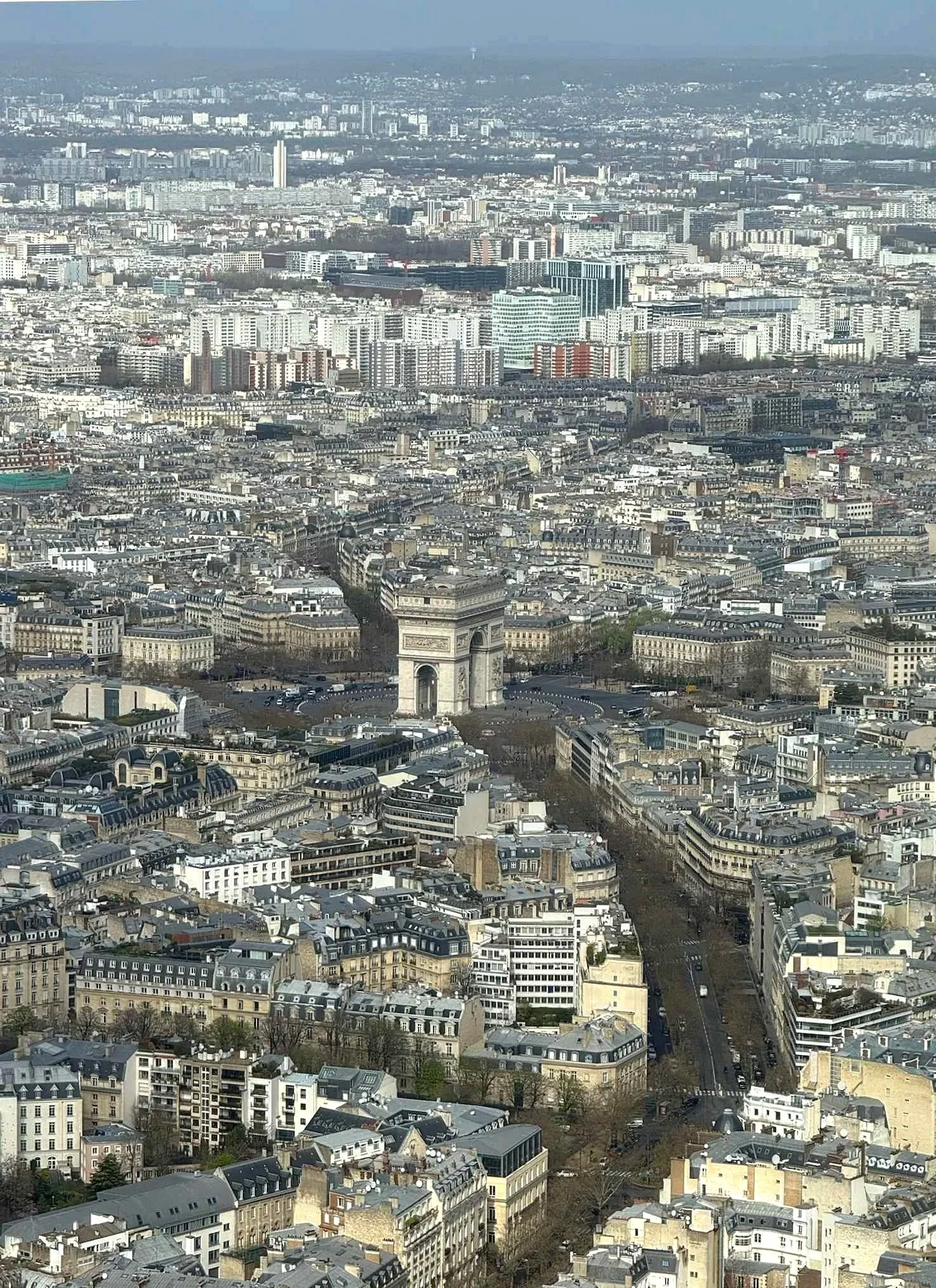 19 - A fantastic view of the Arc de Triomphe. 