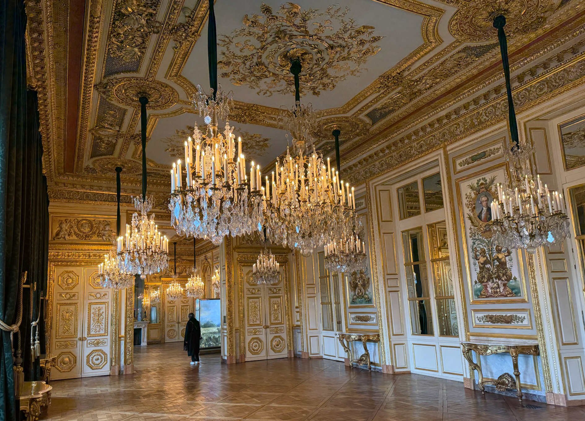 09 - Our first stop was the Hôtel de la Marine, originally the home of the office managing the furnishing of all royal properties. This also included storage of the French Crown Jewels.