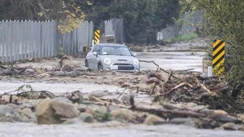 폭풍 속에서도 경계심과 안전 유지준비하기에 너무 늦지 않았다