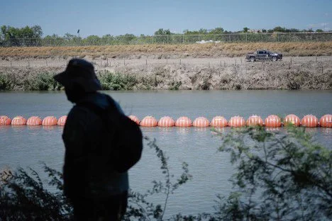'전쟁터 같은' 텍사스 남부 국경에서 증오심 고조