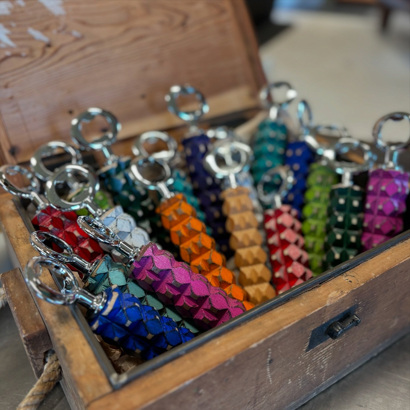 This Saturday I&rsquo;ll be selling some of my smalls at a little holiday pop up @revalationvineyards from 12-6pm / get some sweet little wooden gifts &hellip;.

I&rsquo;ll also have some of @rturner899 ceramics with me and Robert himself will be the