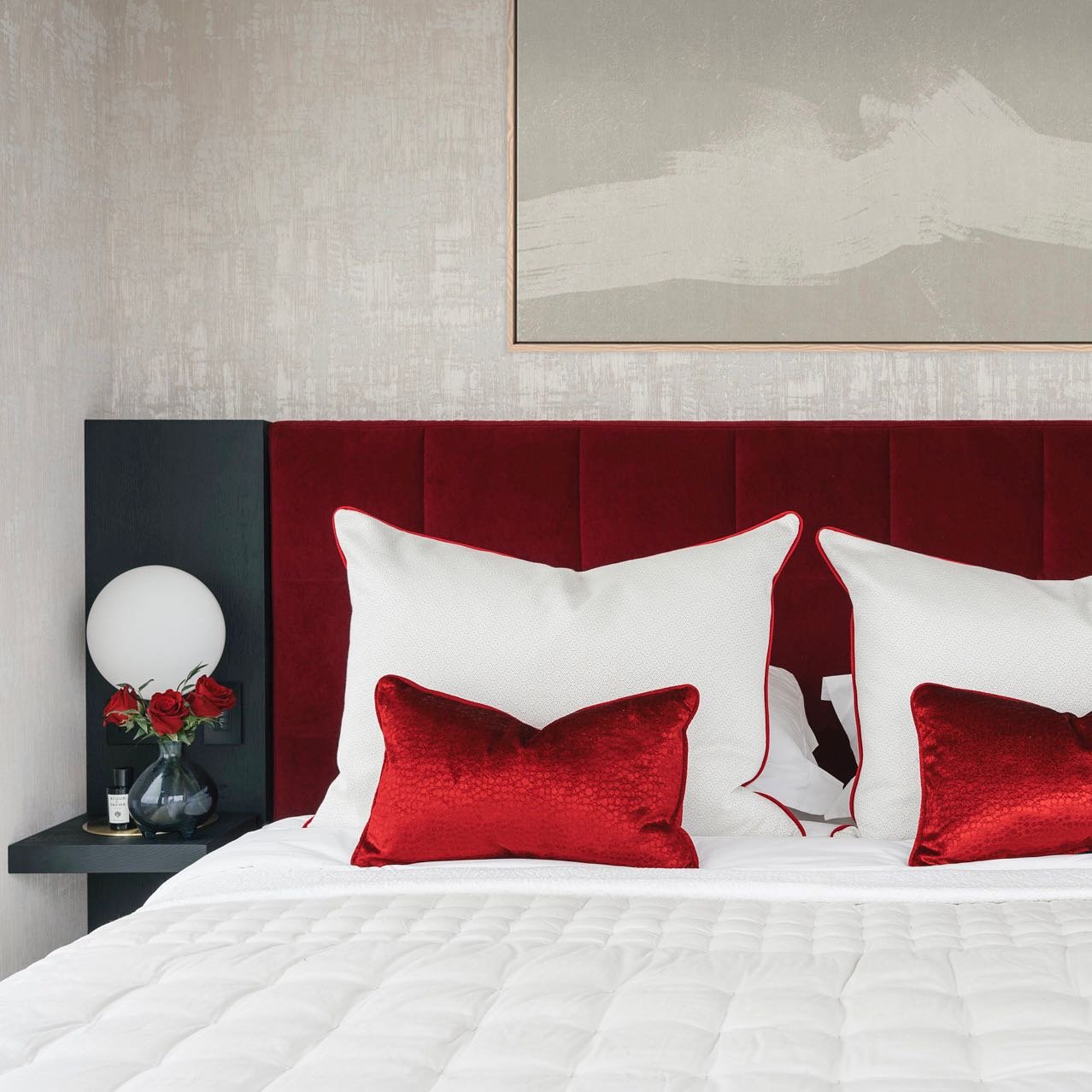 An example of how styling can change the vibe of a design as shown in the guest bedroom of our @onetowerbridge project. 

Image 1 we styled the bed with a simple neutral quilted bedspread. Clean and sophisticated. 

Image 2 we styled the bed with a m