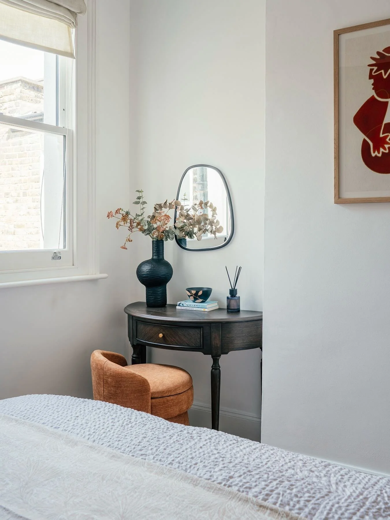 Not every space needs a grand makeover - and let&rsquo;s be honest, it&rsquo;s not always practical or financially feasible. 
Sometimes, it&rsquo;s the simple touches that bring elegance and set the vibe. 

In this cosy guest bedroom corner, which re