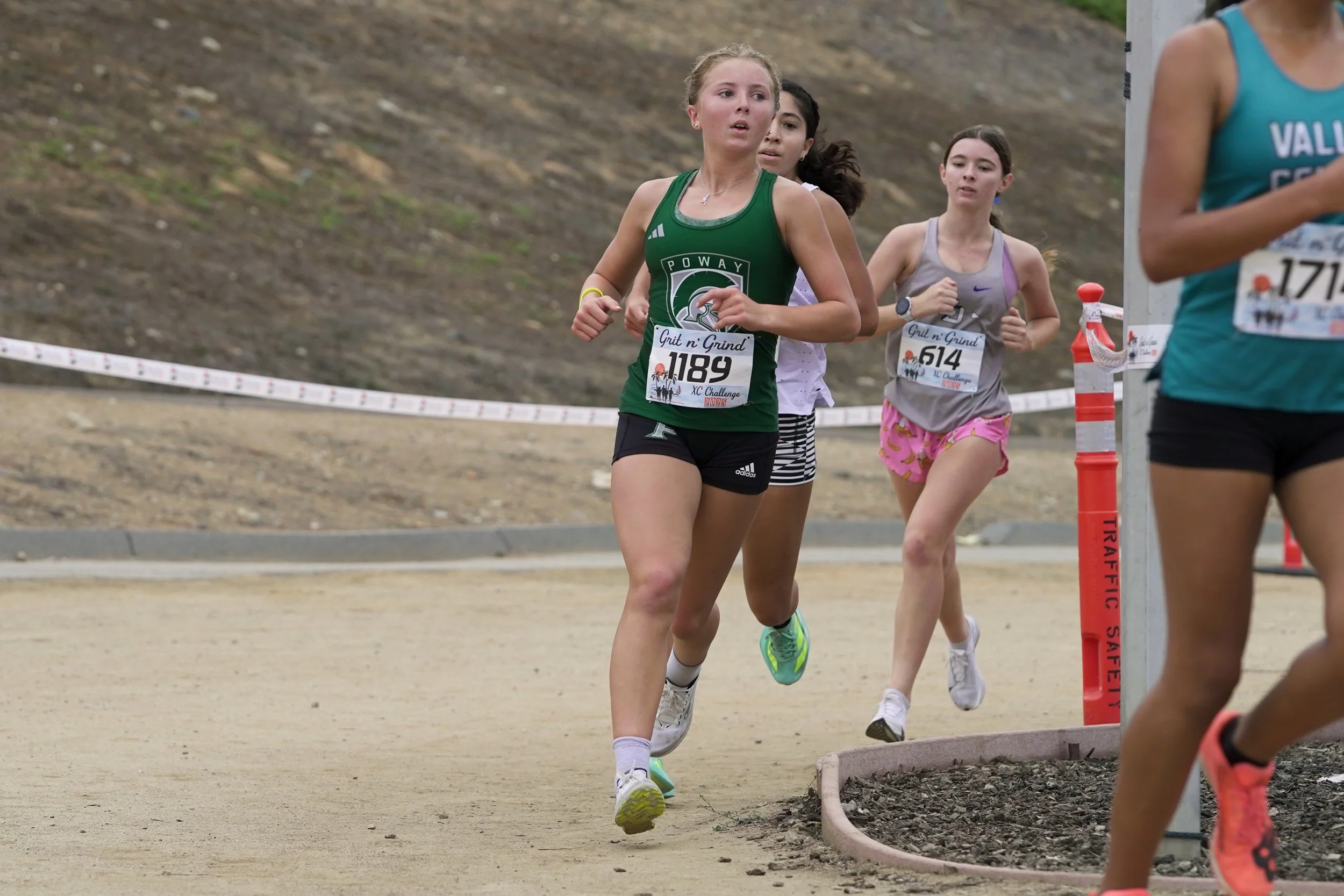 HOY_GNG25_EliteVarsityGirlsGold_DSC08153.jpg
