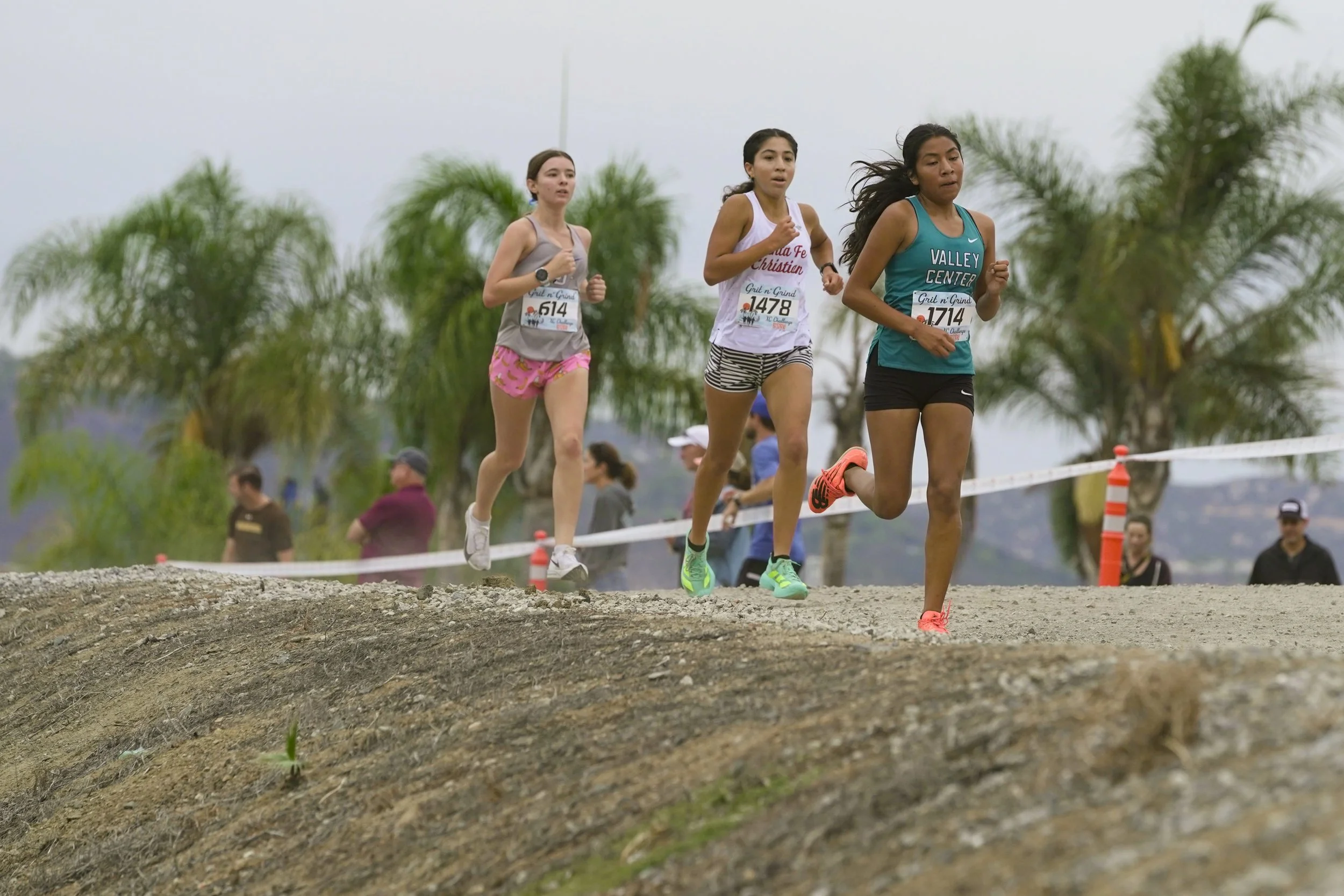 HOY_GNG25_EliteVarsityGirlsGold_DSC08209.jpg
