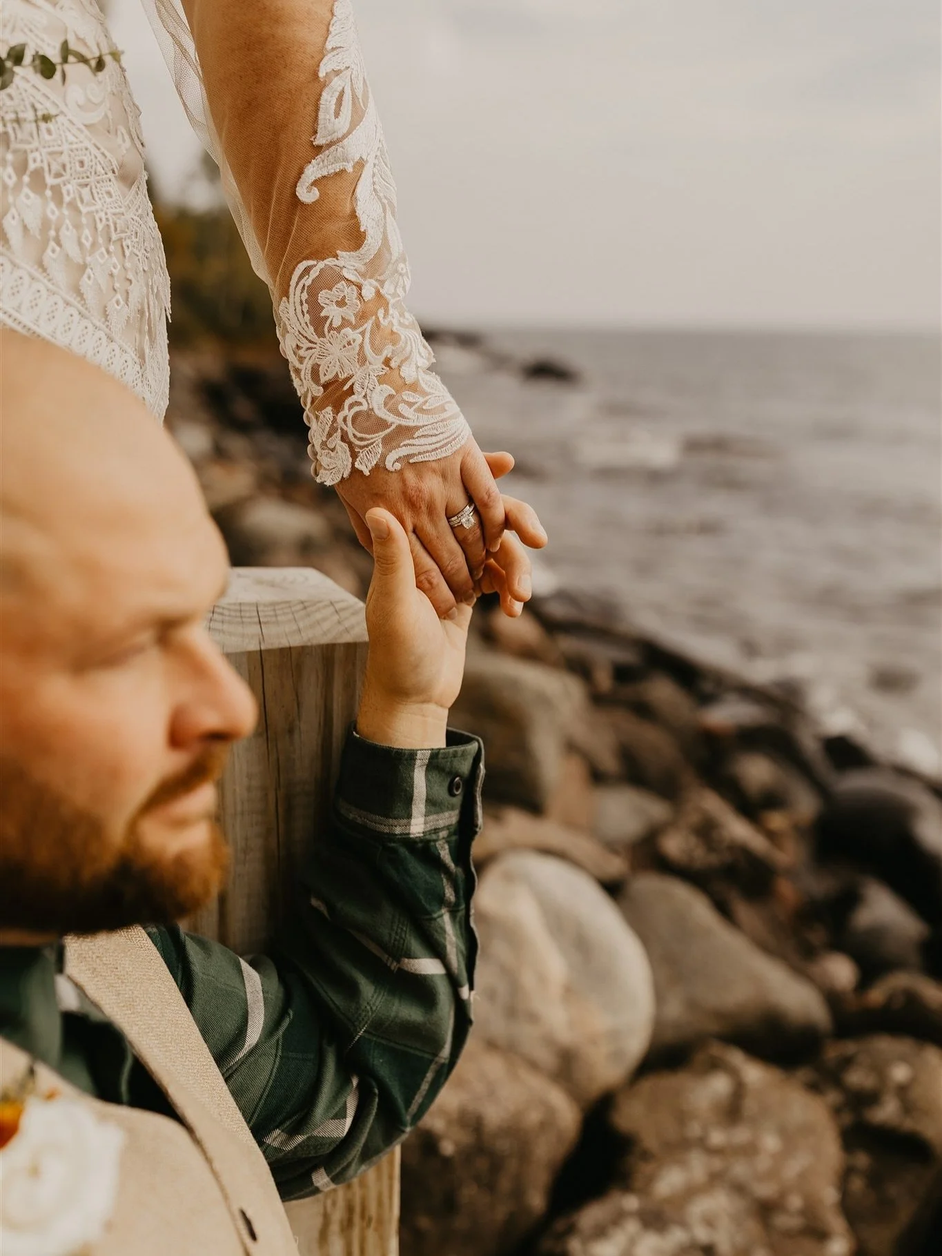 A dream wedding on Lake Superior.

These small wedding hit so close to home. 🤍 Congrats to the Samuelsons!

#mnwedding #minnesotawedding #mnbride #minnesotabride #mnweddingphotographer #minnesotaweddingphotographer #lakesuperiorwedding #lakesuperior