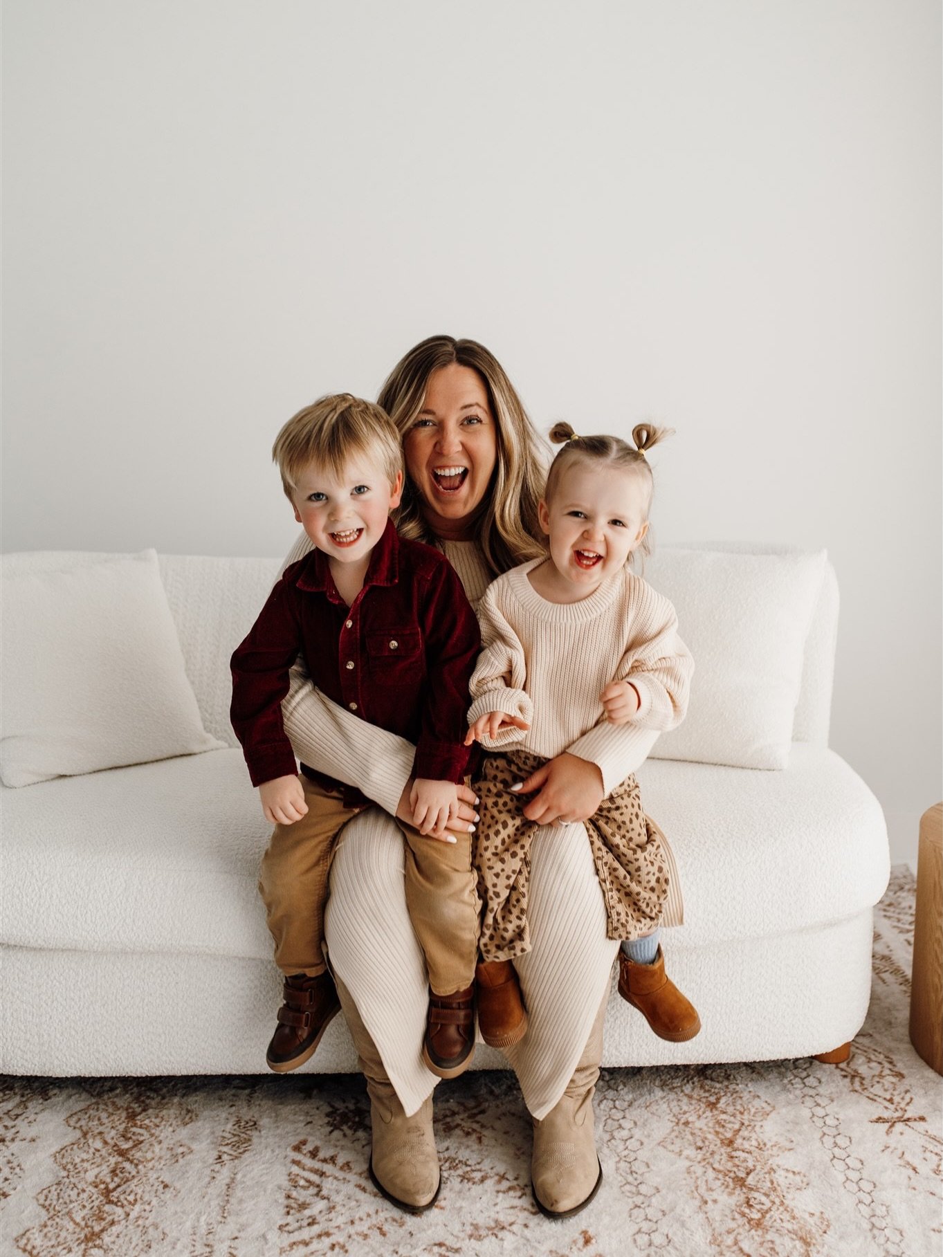 Happy Mother&rsquo;s Day to all the mamas 🤍

#minnesotafamilyphotographer #minnesotaweddingphotographer #minnesotanewbornphotographer #mnweddingphotographer #mnnewbornphotographer