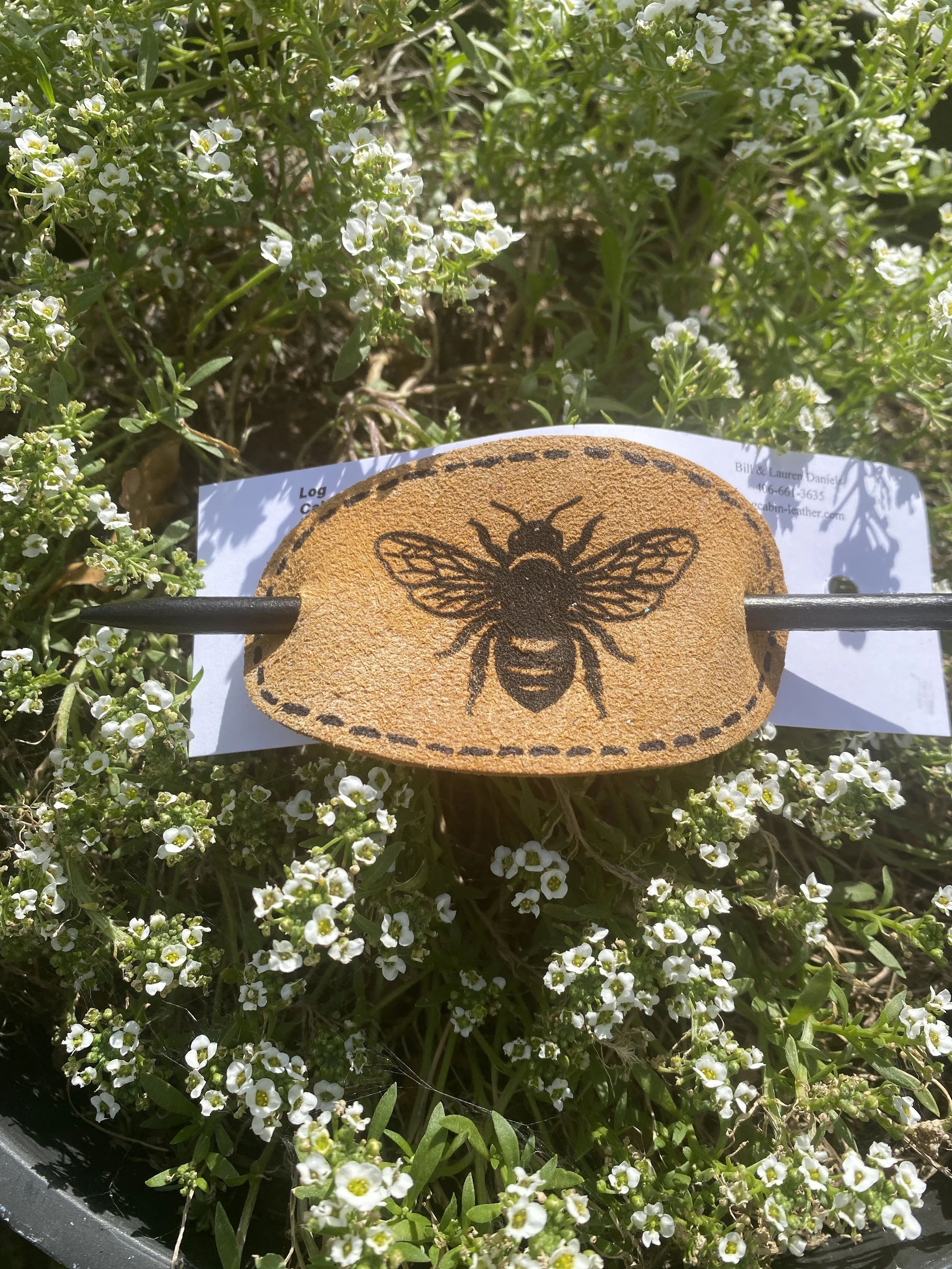 Bee barrette 1.jpg