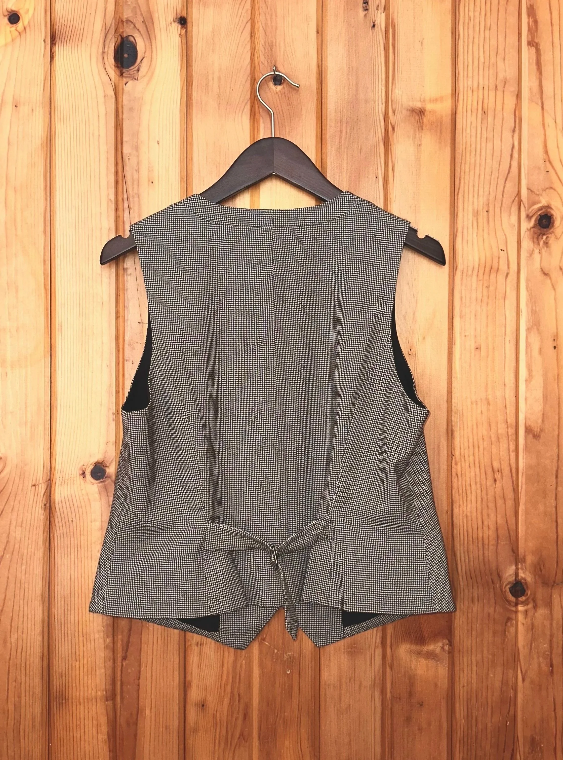 HoundsSuitVest_Back.jpg