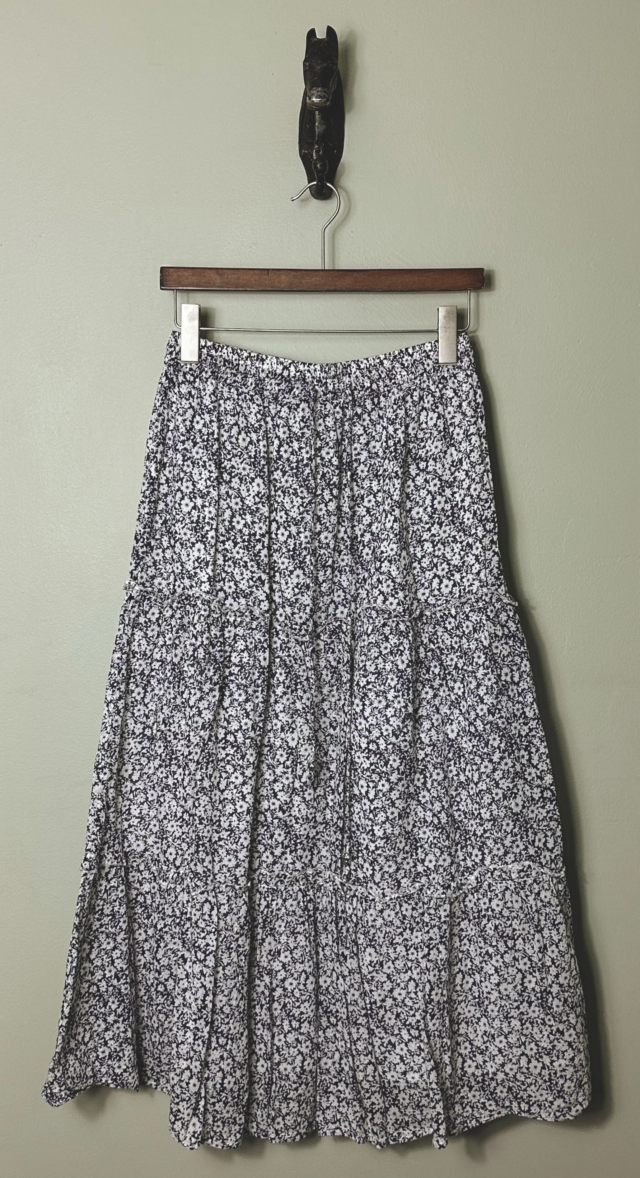 FieldFloralSkirt_Front.JPG