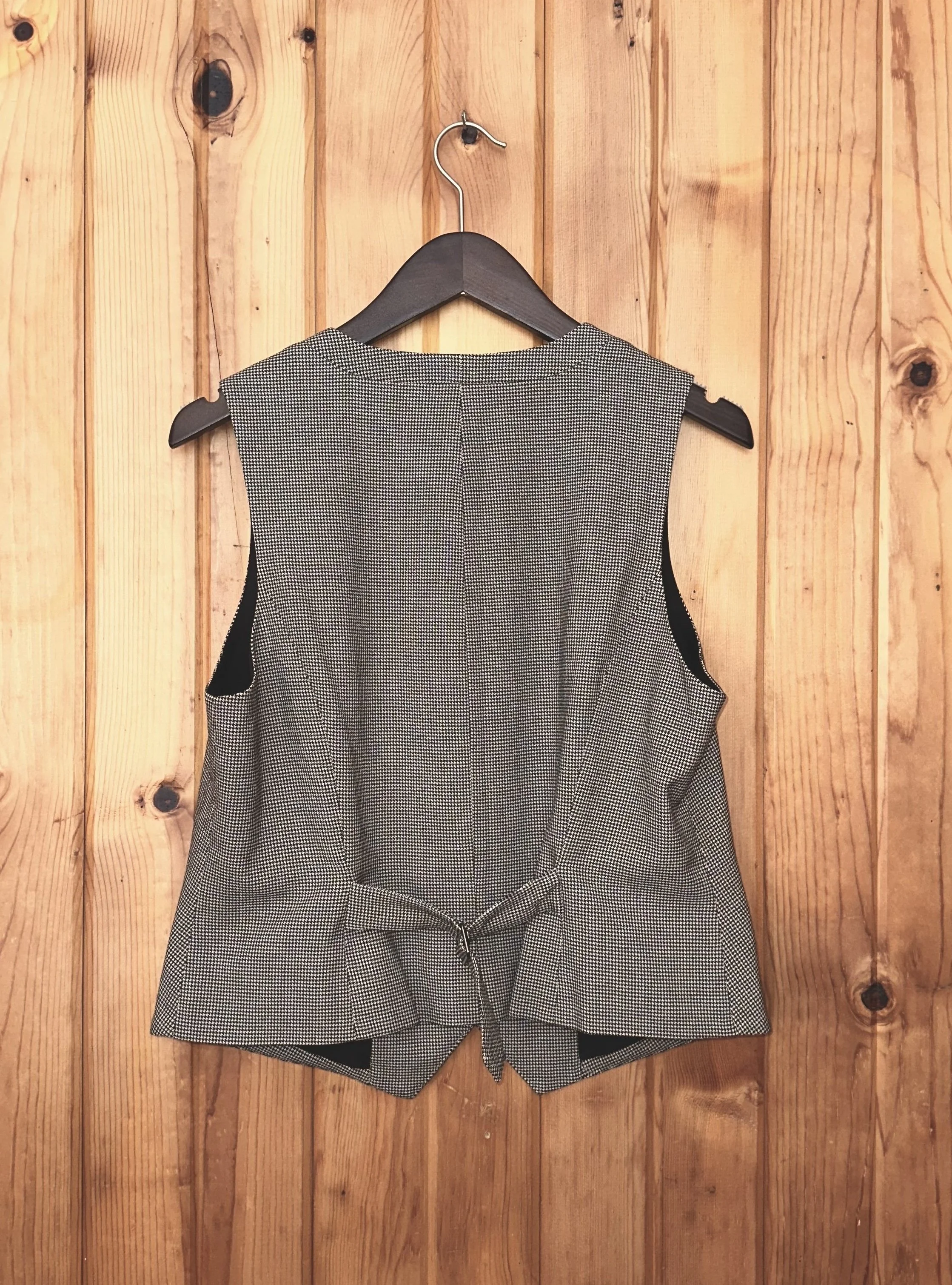 HoundsSuitVest_Back.jpg