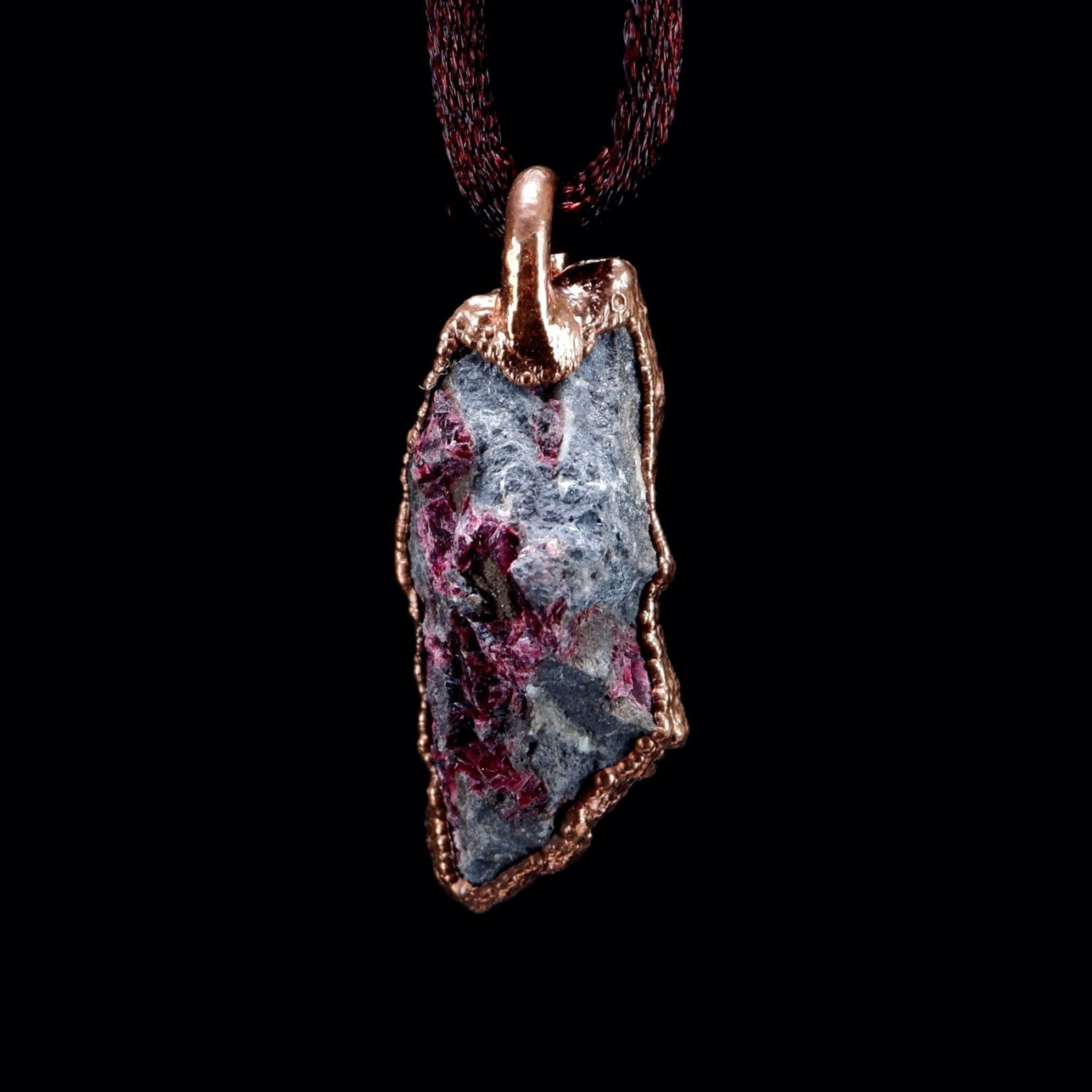 Erythrite Matrix Talisman