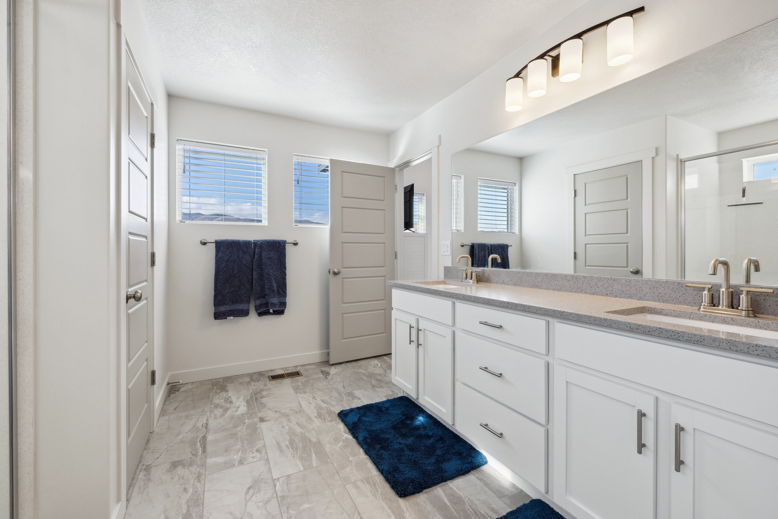 MASTER BATHROOM 5.jpg
