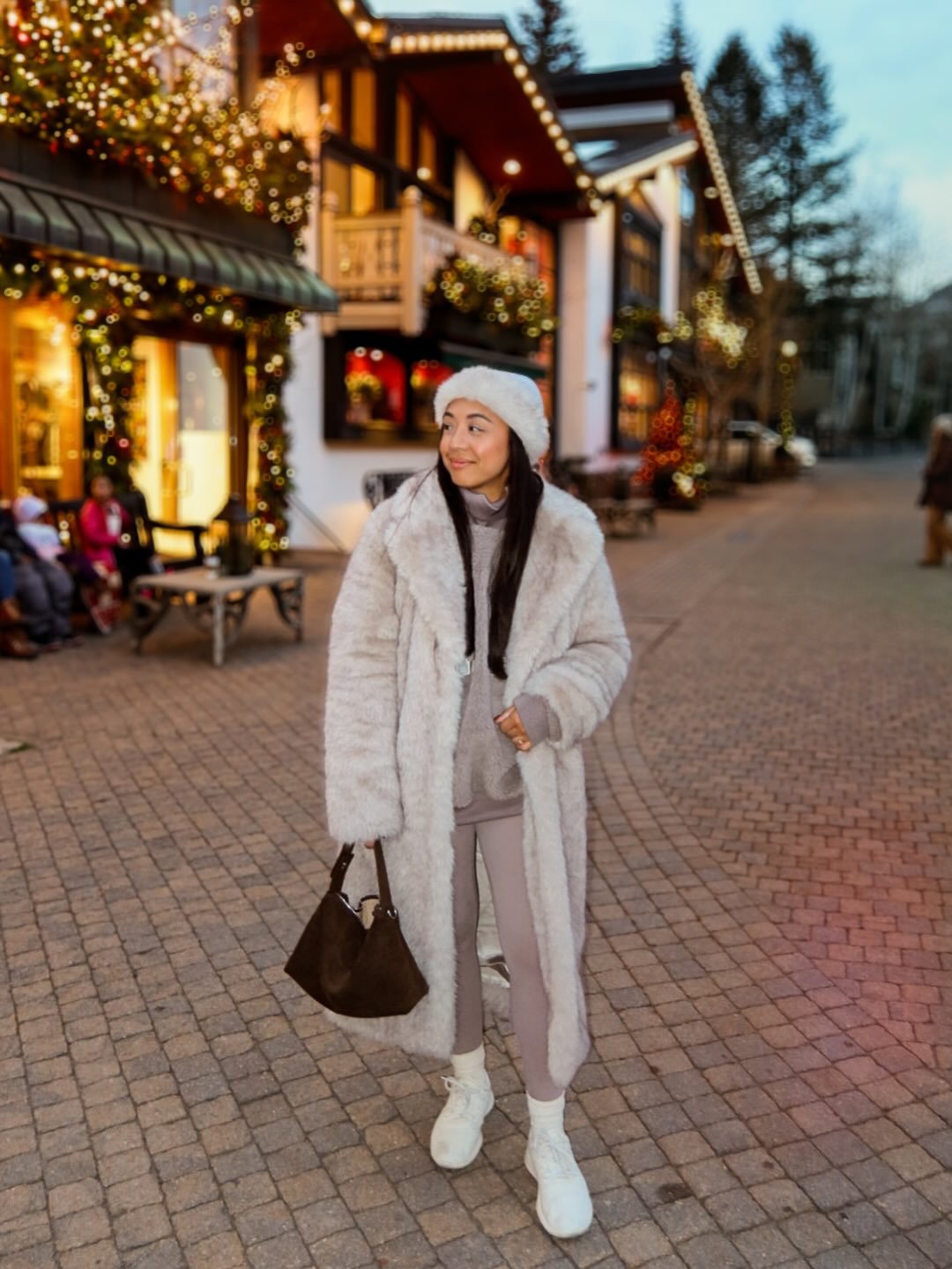 Kicking off the holidays on the set of a Hallmark movie 🎄🥂✨ We had the best weekend in Vail and now ready for Christmas!

#photodump #christmasvibes #aestheticchristmas #christmastime