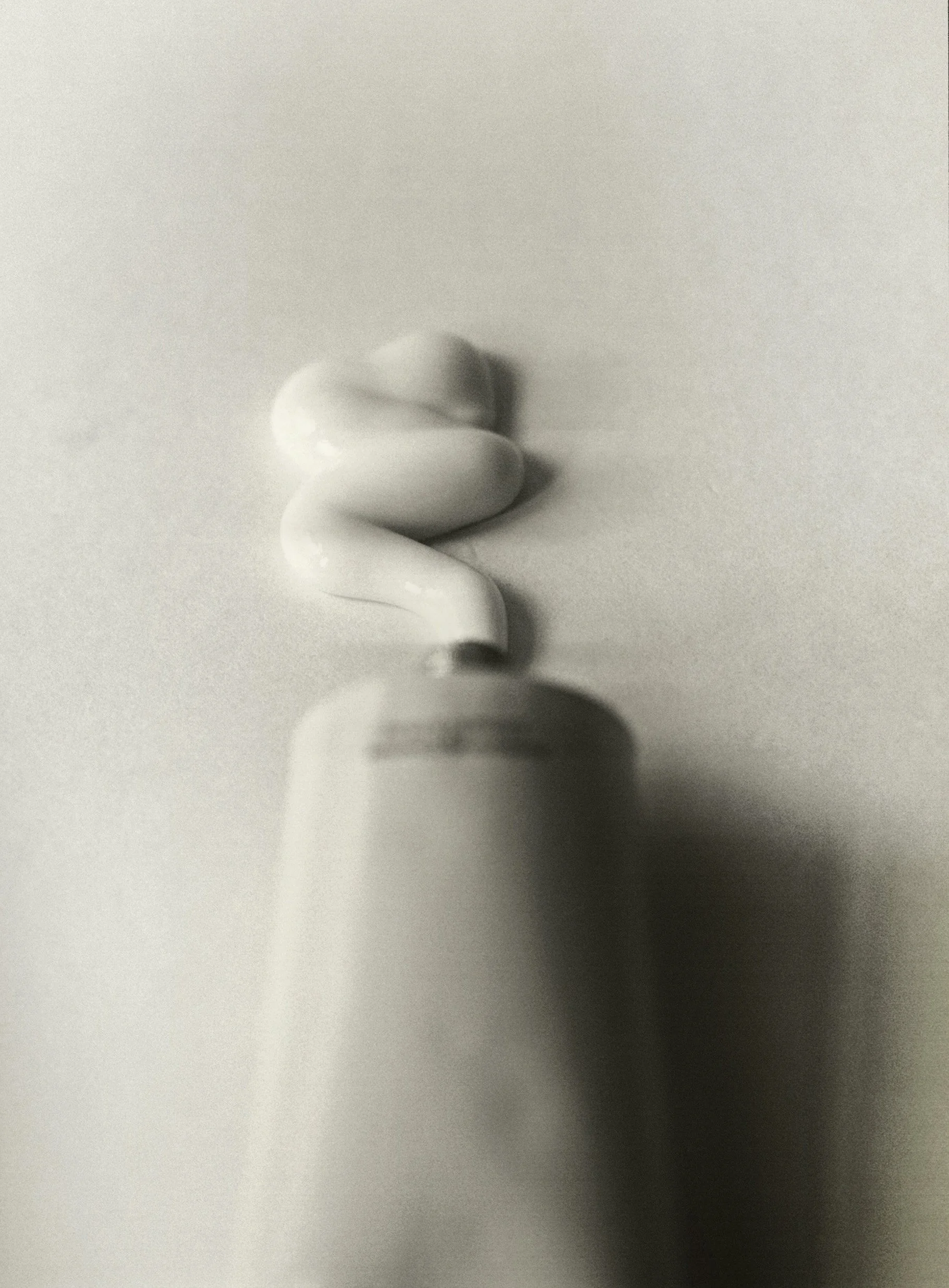 noborder-000010240014-bw.jpg