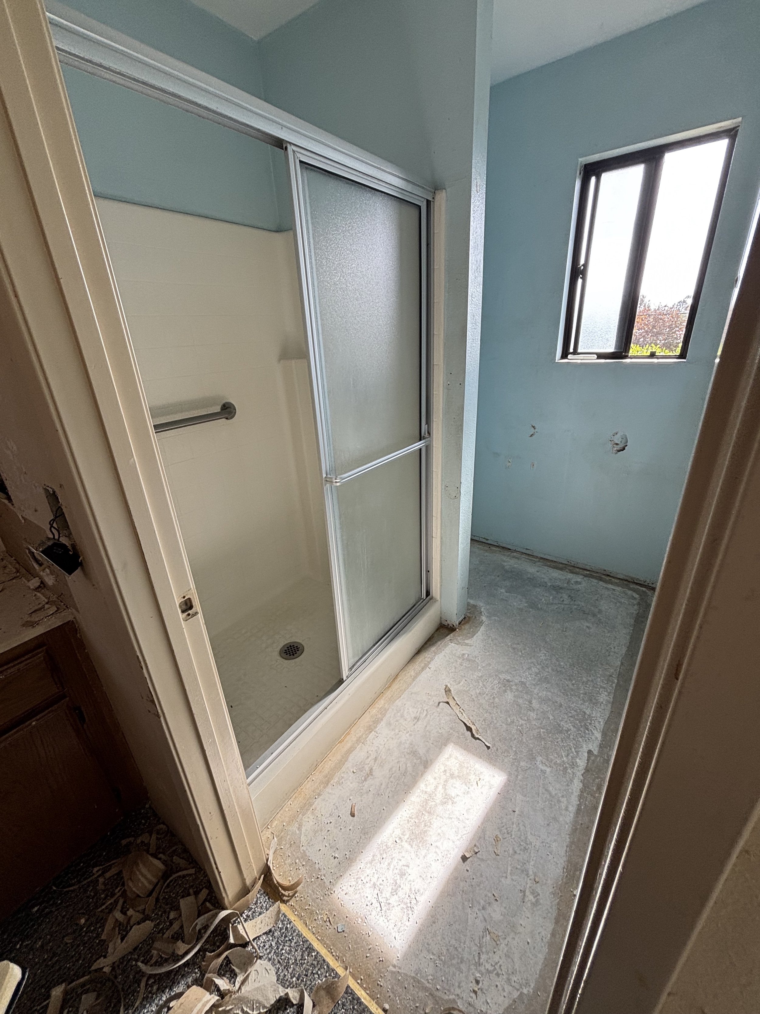 Primary Bathroom Before