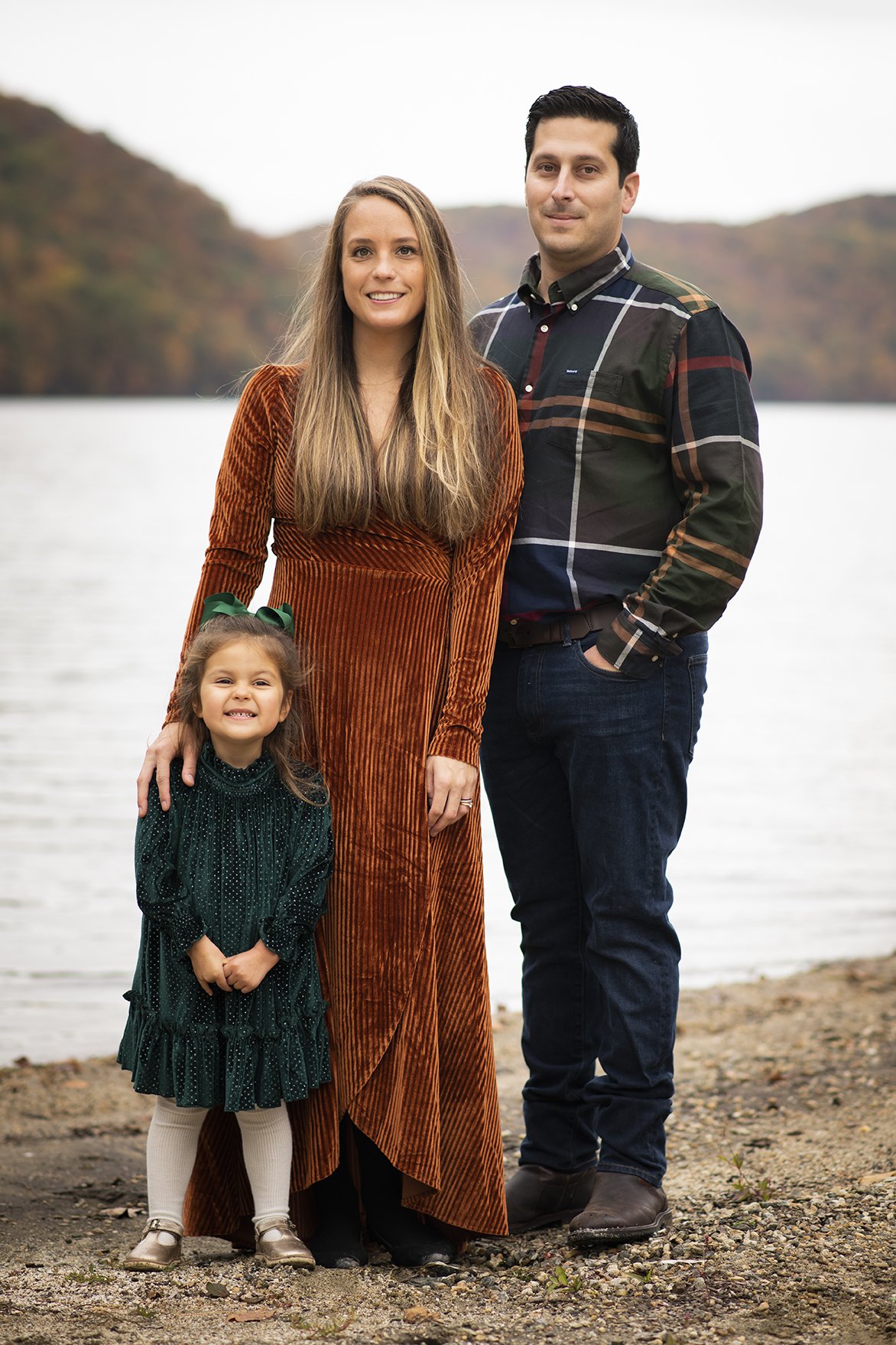 Family photography at Poet's Landing, Danbury, CT - Family Photographer in Fairfield County by Candlewood Photography
