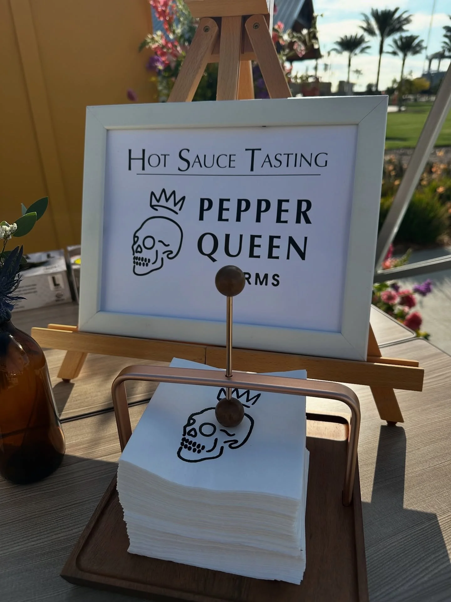 Had a great tasting event tonight at this beautiful hotel and met some cool people too! @gaylordpacificofficial 

It&rsquo;s so fun sharing my Pepper Queen Hot Sauces with people who love flavor and spice!
@revpic thank you for the opportunity!
&bull