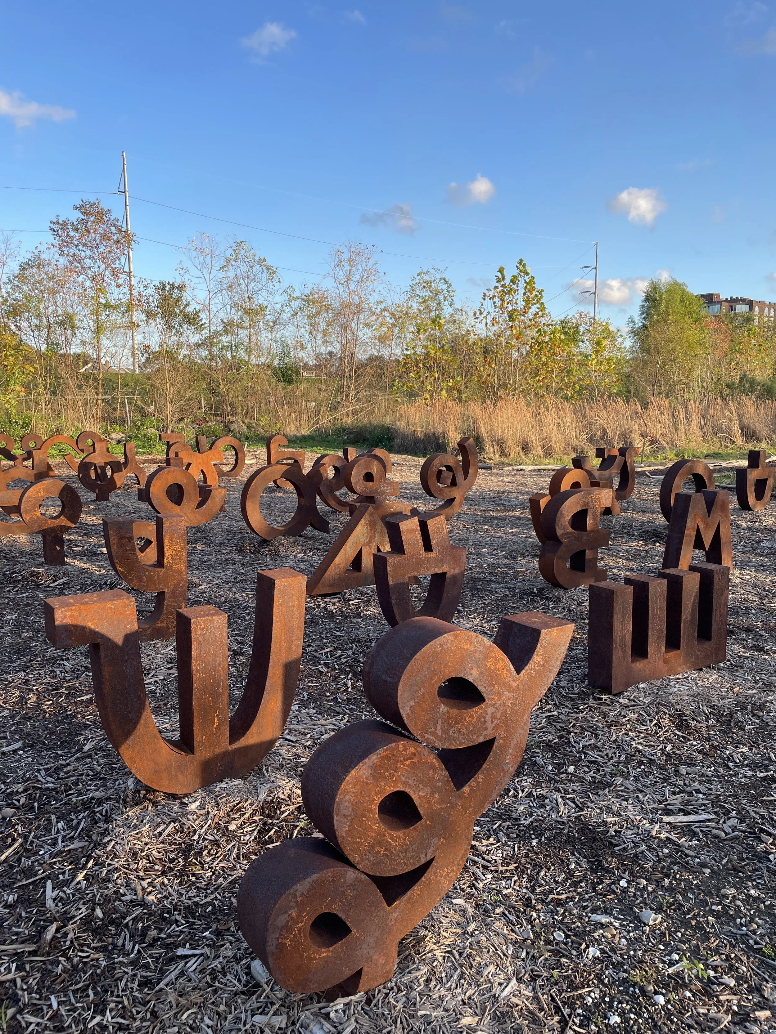 Marcel Pinas

AFAKA BUKU, 2024
Corten steel
Fifty-six sculptures