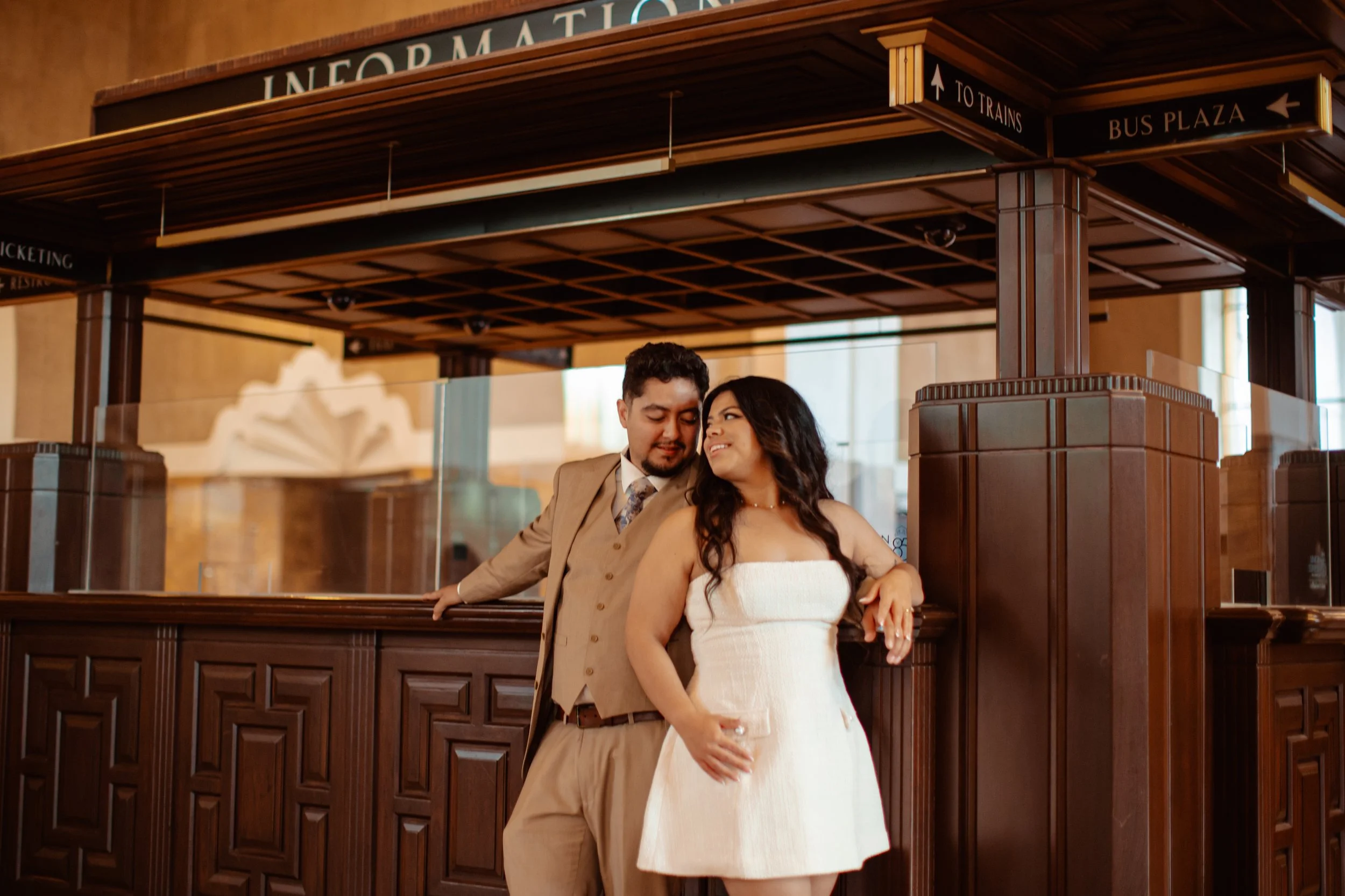 los angeles union station engagement photographers (14).jpg