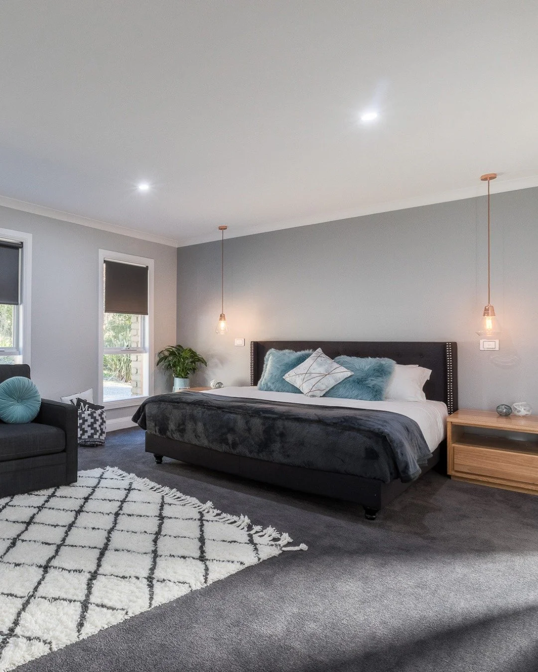 There is space for the whole family at QUPI House which has 5 bedrooms, 3 bathroom and sleeps up to 12 guests 🏡 Come for a winter escape to the Yarra Valley this school holidays! Located in Healesville, only 1 hour from Melbourne, and only another h