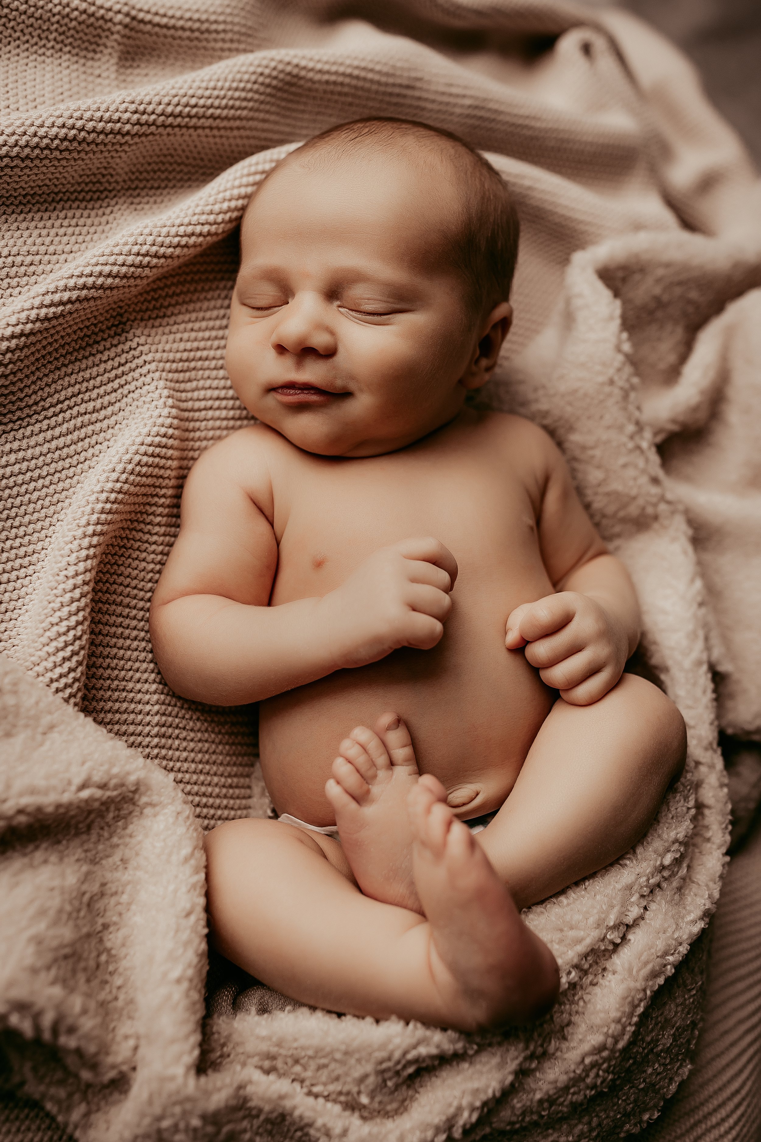 Newborn_Photographer_Nebraska-10.jpg