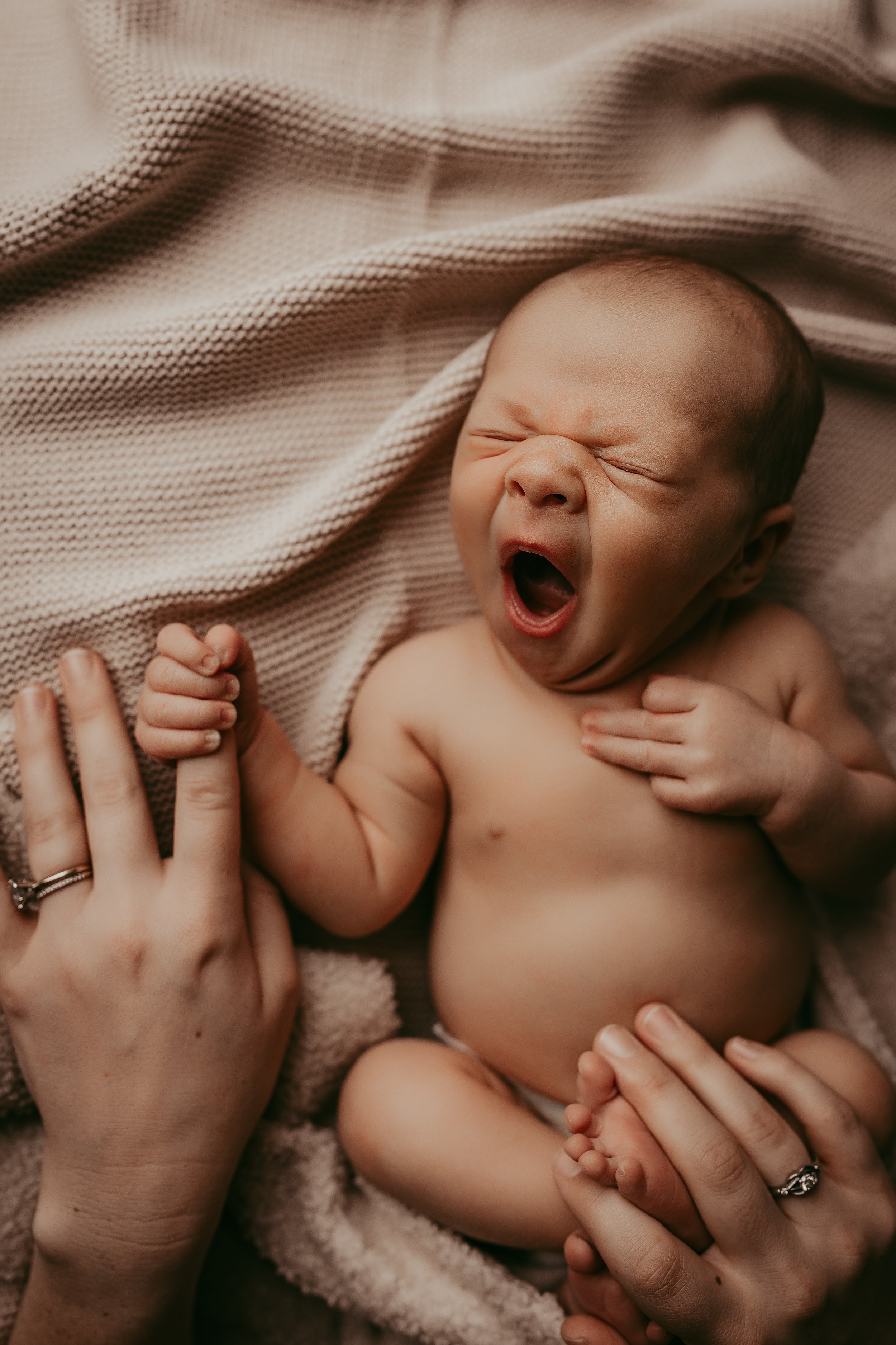 Newborn_Photographer_Nebraska-16.jpg