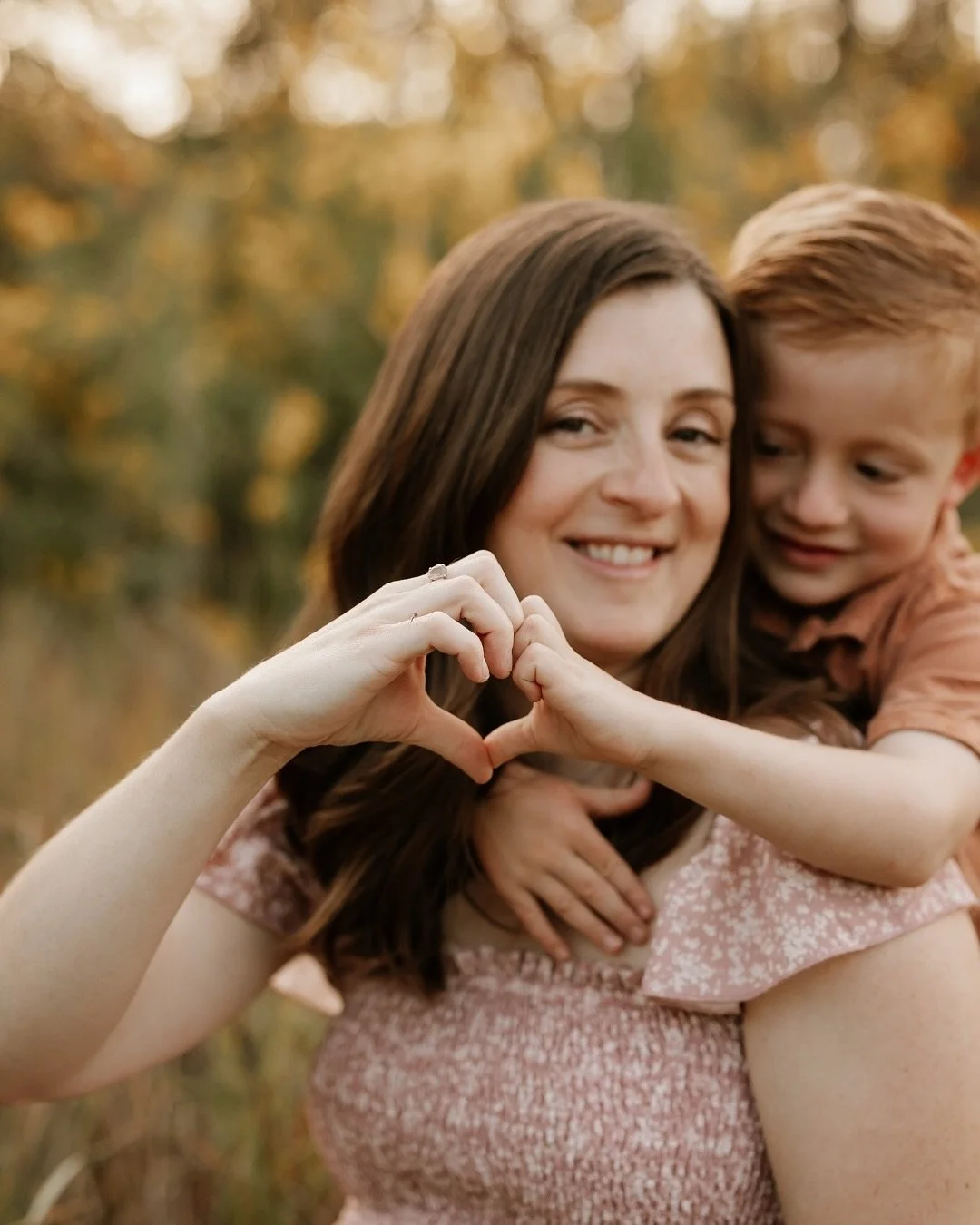 Such a fun family session when you get to throw in an extra little surprise! 🫶🏻