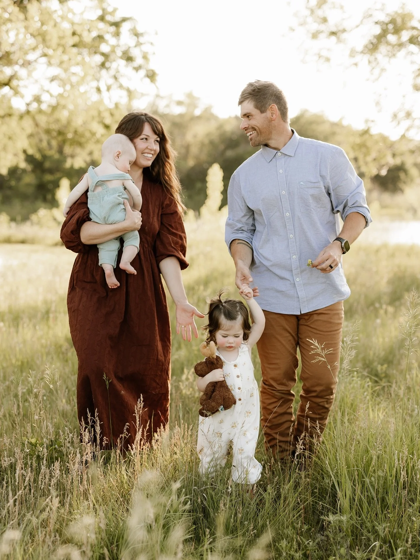 📅 Mark your calendar friends &mdash; this one only happens once a year!✨

My biggest sale is happening for two days only &mdash; November 14th &amp; 15th!

Save up to $200 on 2026 Family Sunset Sessions. 🌅

All sale details (and booking links) will