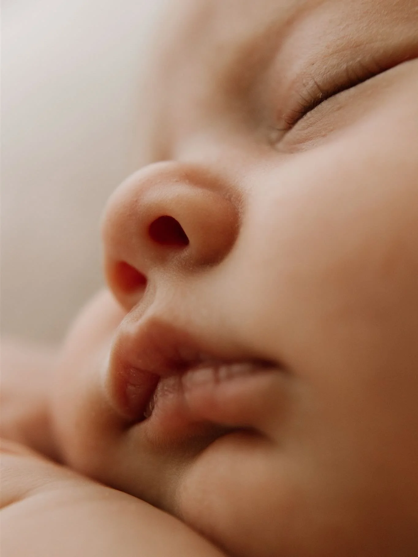 Babies are beautiful to photograph at all stages - even if your baby may be older than &lsquo;newborn&rsquo; doesn&rsquo;t mean you&rsquo;ve missed your chance to capture them while they&rsquo;re still little.

Here is gorgeous Tamzyn at 6 weeks old 