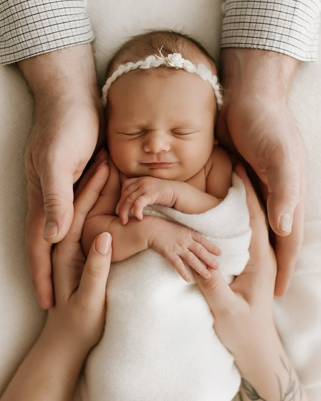 Their hearts and hands are filled with so much love. Beautiful Eloree, brand new at 5 days in the world. 🤍