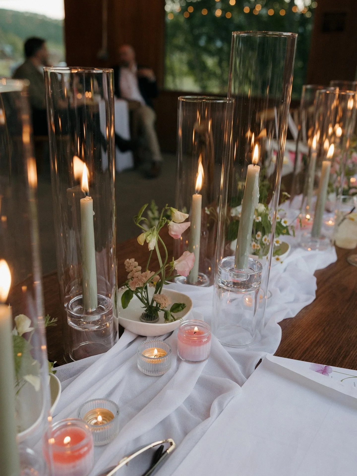 because on your wedding day all the little details matter 🫶
when you book with WE Floral you&rsquo;re getting a team who cares about the design, the details and seeing it through to perfection. 2026 books are open for full service weddings, and if W