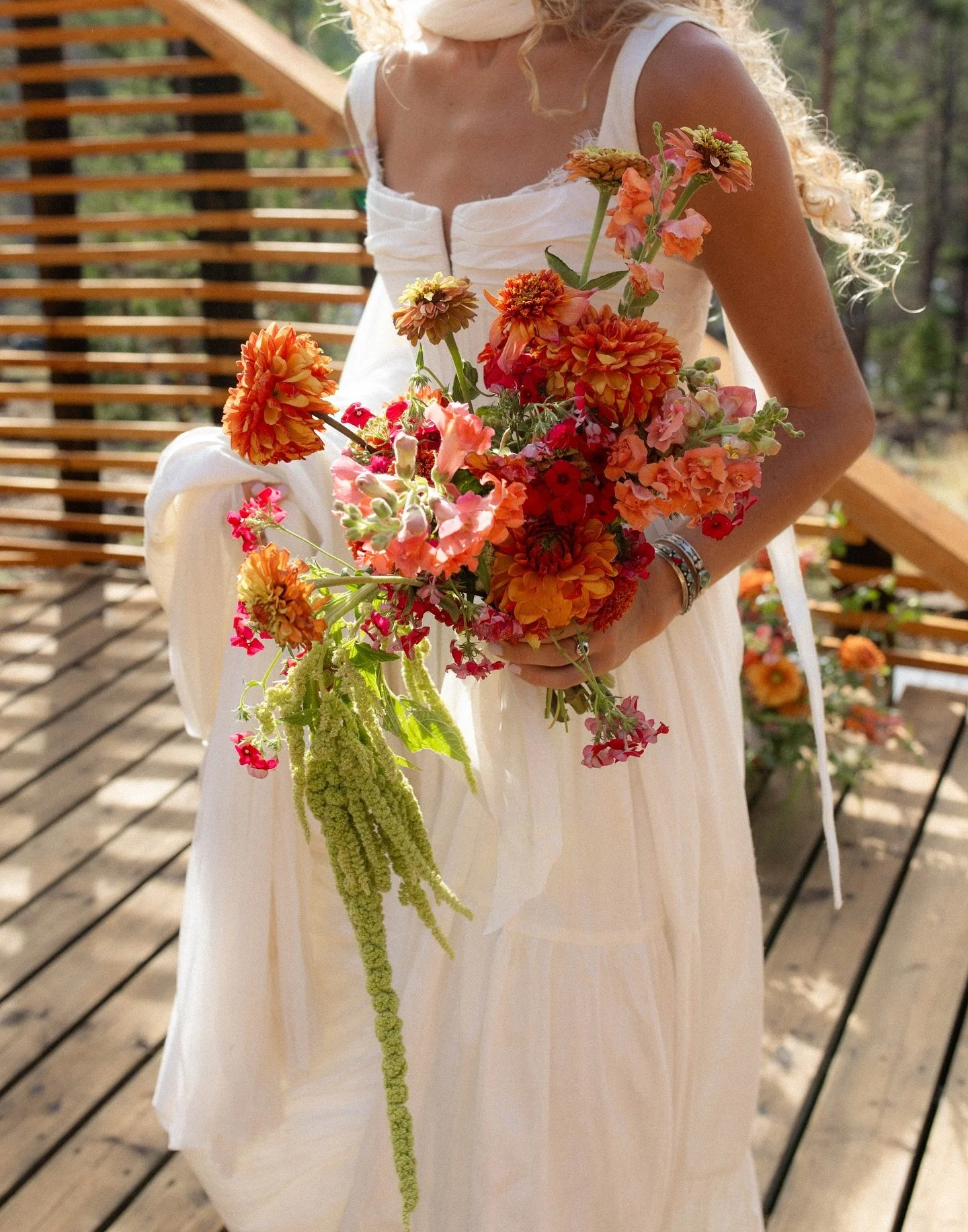 making @teagan.maddux dream bouquet &gt;&gt;&gt; 

photo: @aleahcheryl.co 
venue: @outsideinnnaturehotel