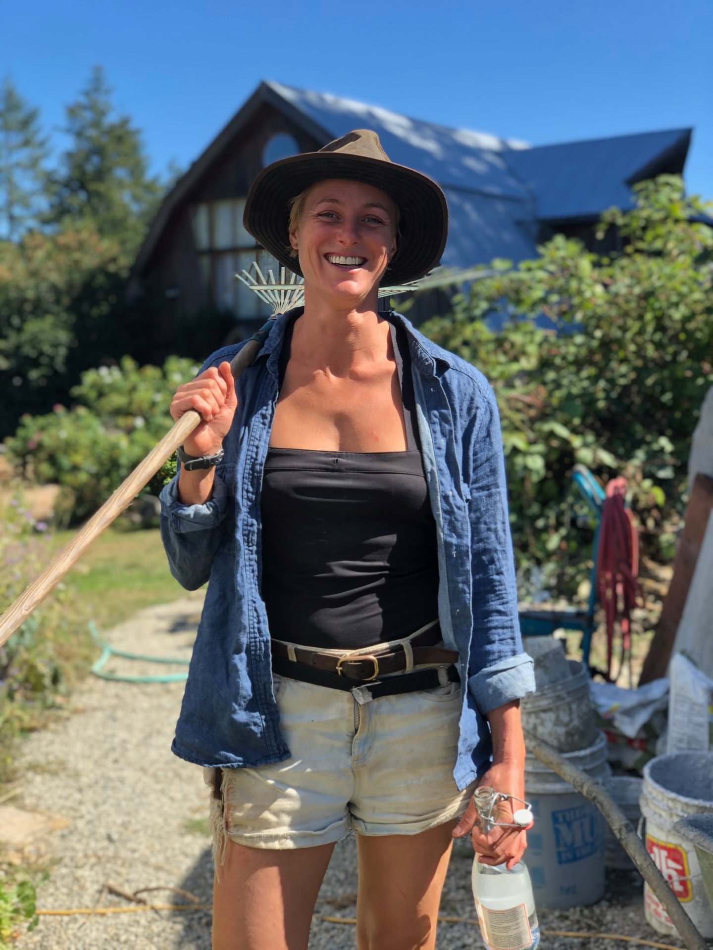 This is Thea✨

Sharing a few of her iconic farming (and non-farming) outfits.

Thea grew up just down the road at @saltspring_island_cheese and has been part of our team for the past 10 years! She spends most of her time in the garden, but also helps