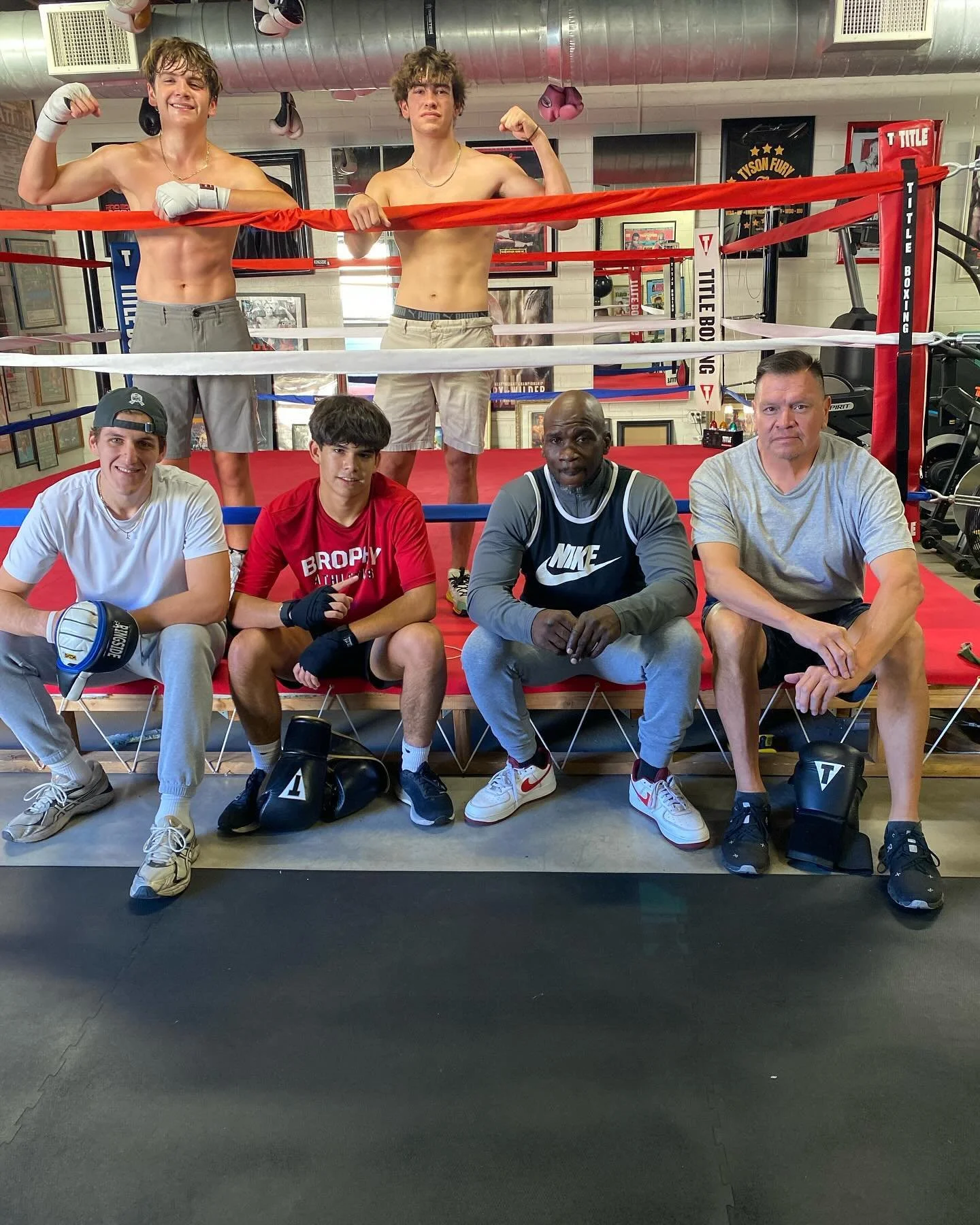 Wednesday work with the boys! 

#boxing #proper #work #workout #gym #boxer #properboxingclub #grind #box