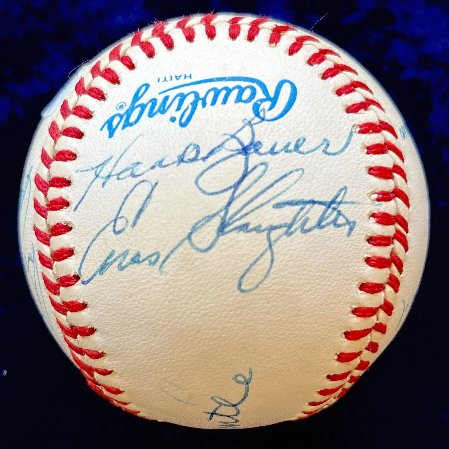 New York Yankees Hall of Famers and Stars Multi-Signed Official American League Baseball. Mickey Mantle, Enos Slaughter, Whitey Ford, Ralph Houk, Moose Skowron, Hank Bauer, Johnny Blanchard. JSA