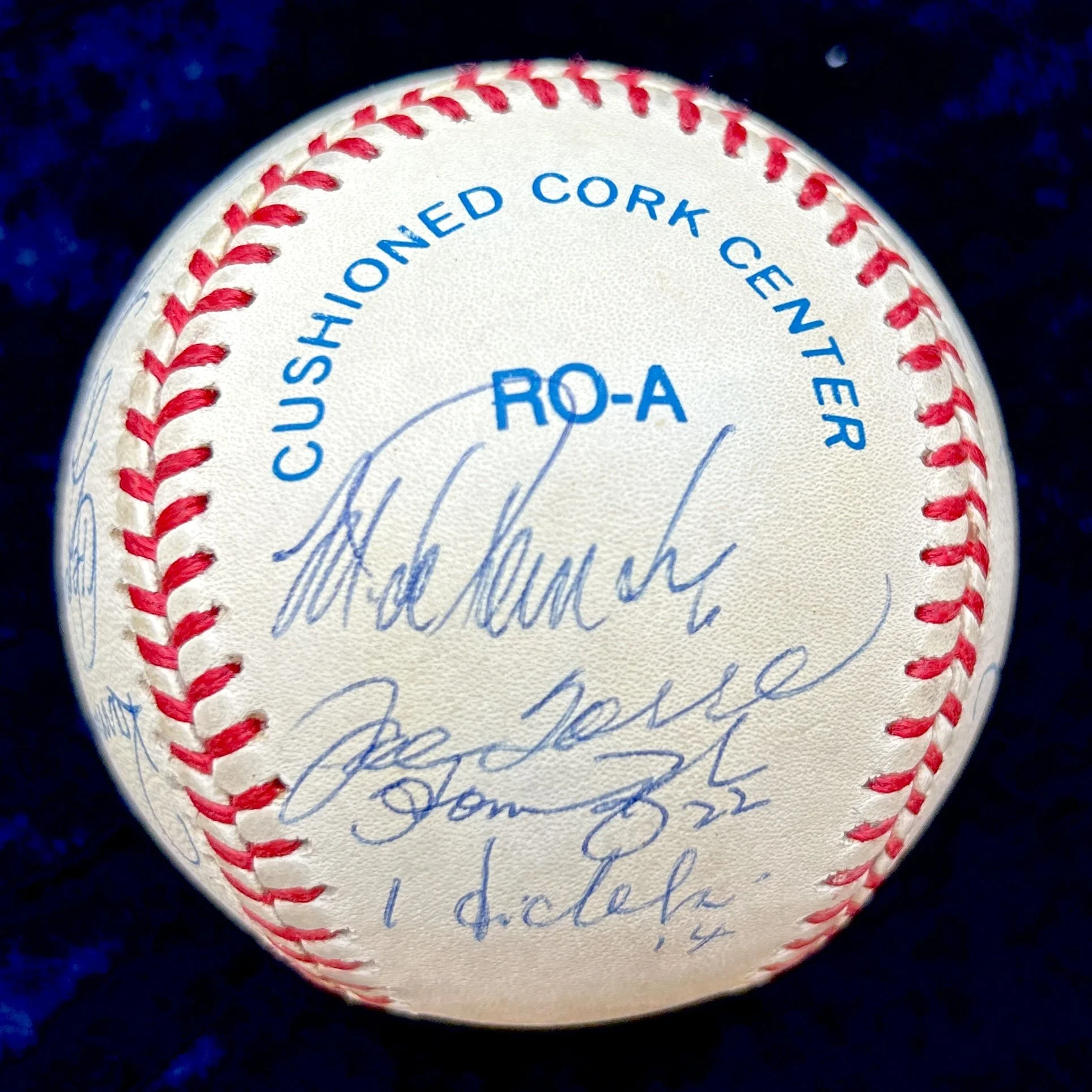1998 New York Yankees Team Signed (21) Official American League Baseball. Derek Jeter, Mariano Rivera. Beckett, Steiner
