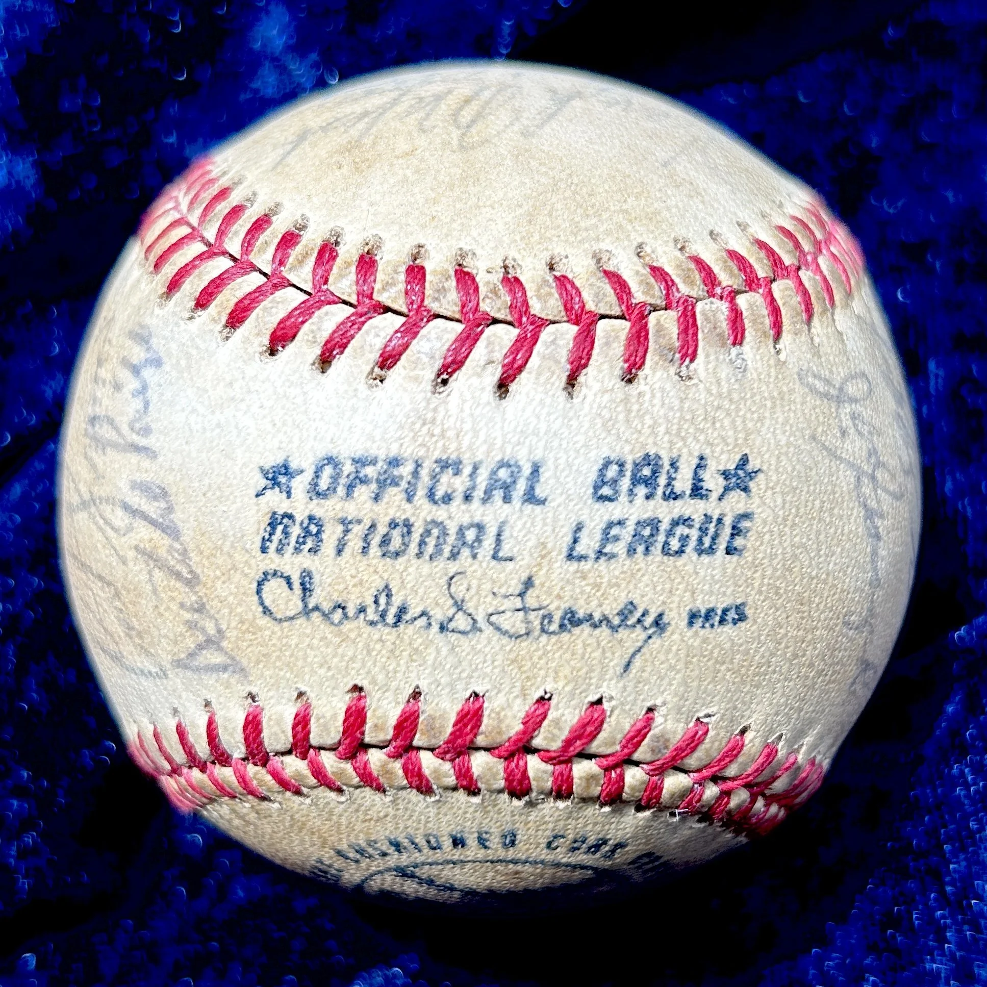 Baseball Greats Multi-Signed (25) Official National League Baseball. Satchel Paige, Joe DiMaggio, Stan Musial, Bob Feller, Robin Roberts, Early Wynn. PSA