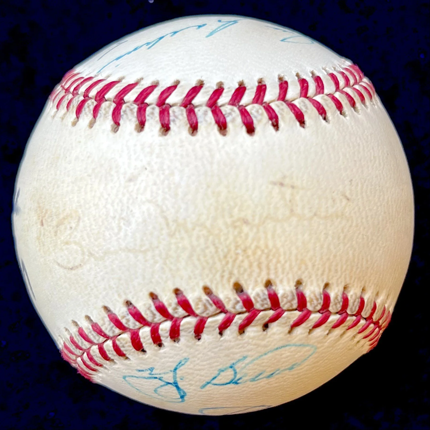 Hall of Famers and Stars Multi Signed Official Major League Ball. Mickey Mantle, Yogi Berra, Duke Snider, Willie Mays, Billie Martin, Joe Collins. JSA